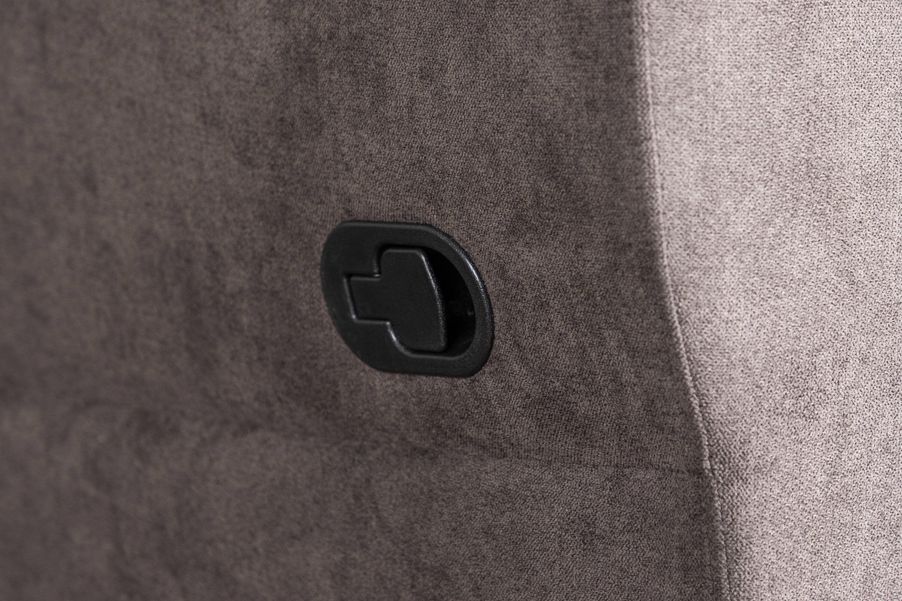 deLOHN Taranto Fotel