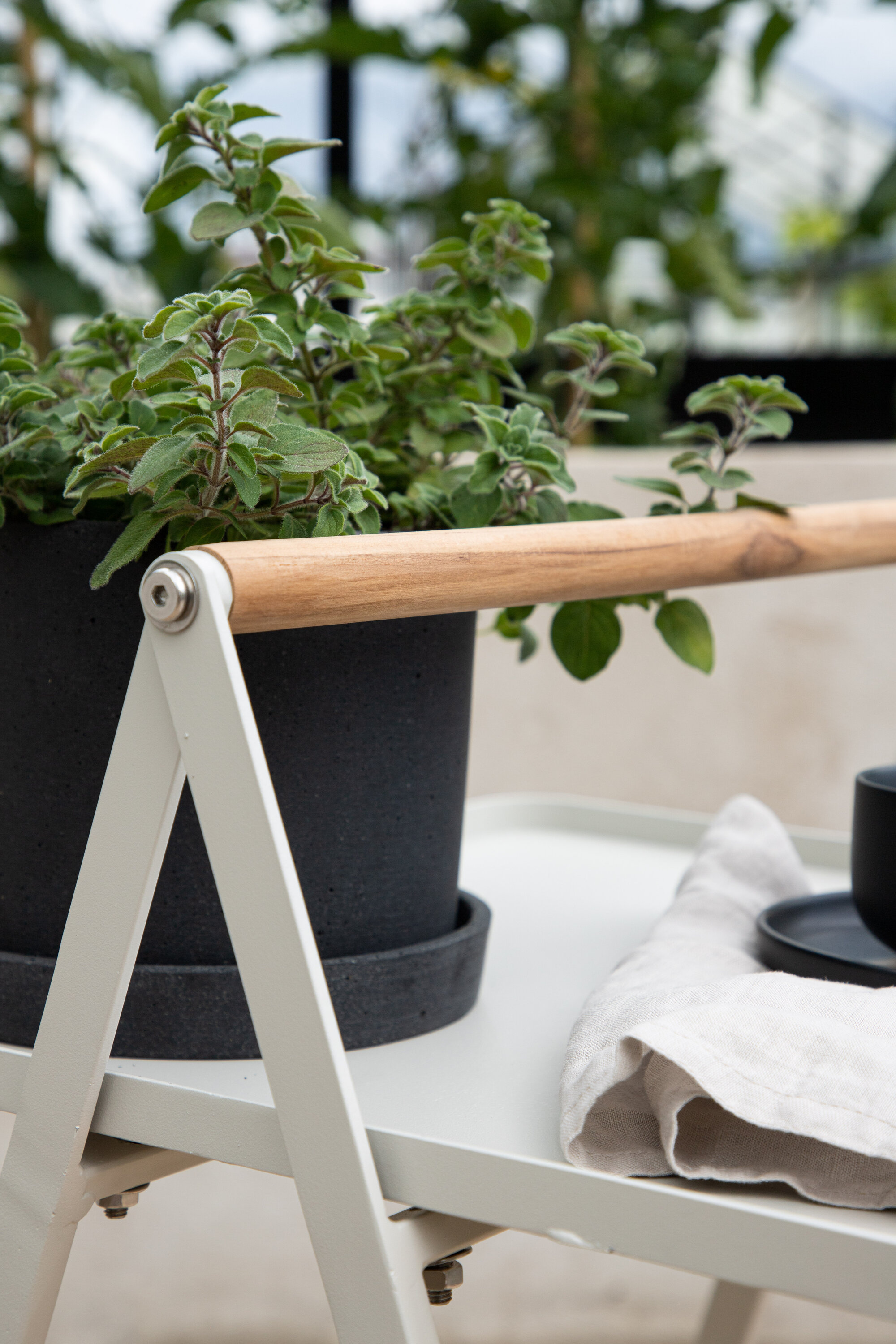 deLOHN Clarin Kisasztal