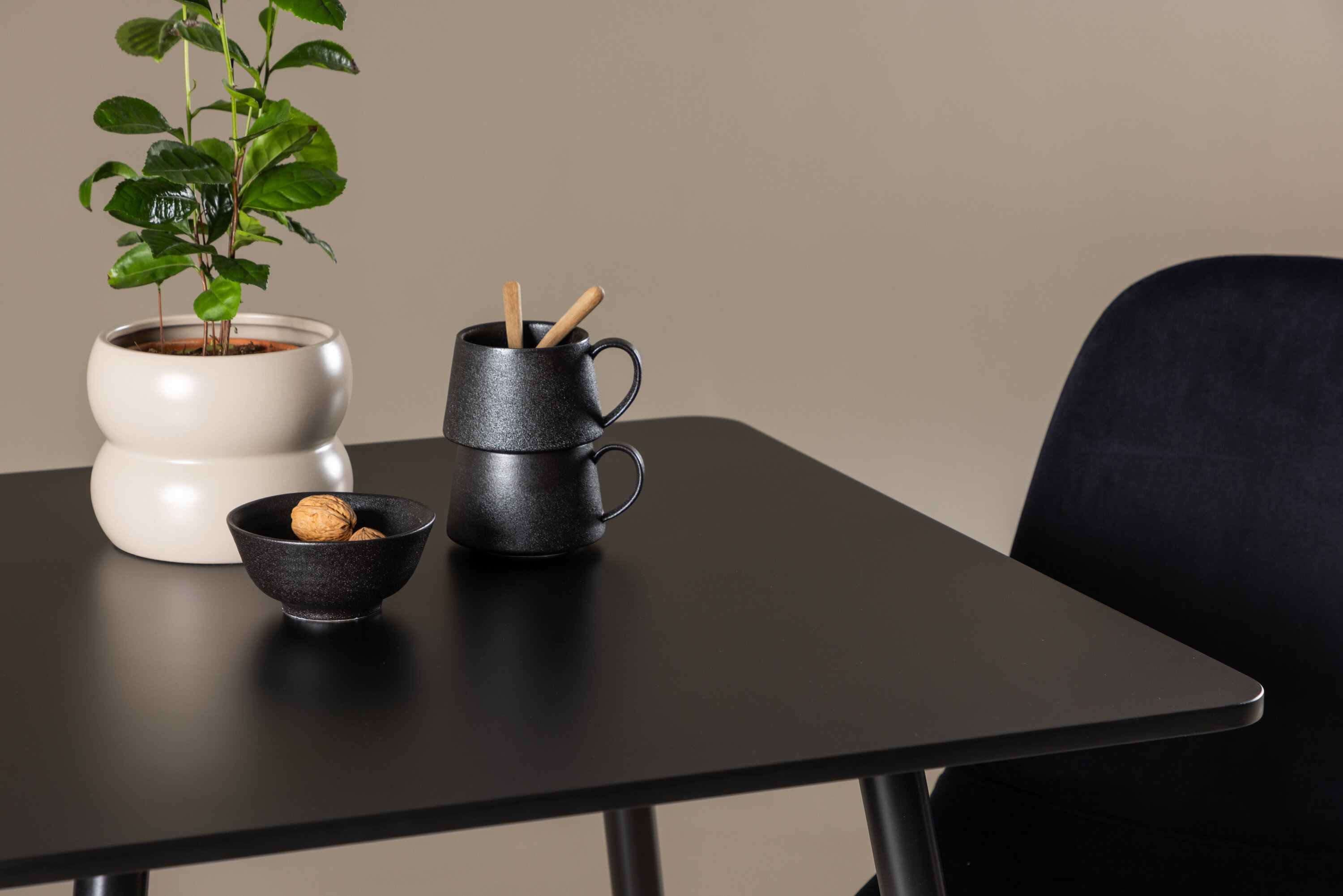 deLOHN Polar, Polar Téglalap alakú étkezőgarnitúra deLOHN Polar, Polar Téglalap alakú étkezőgarnitúra