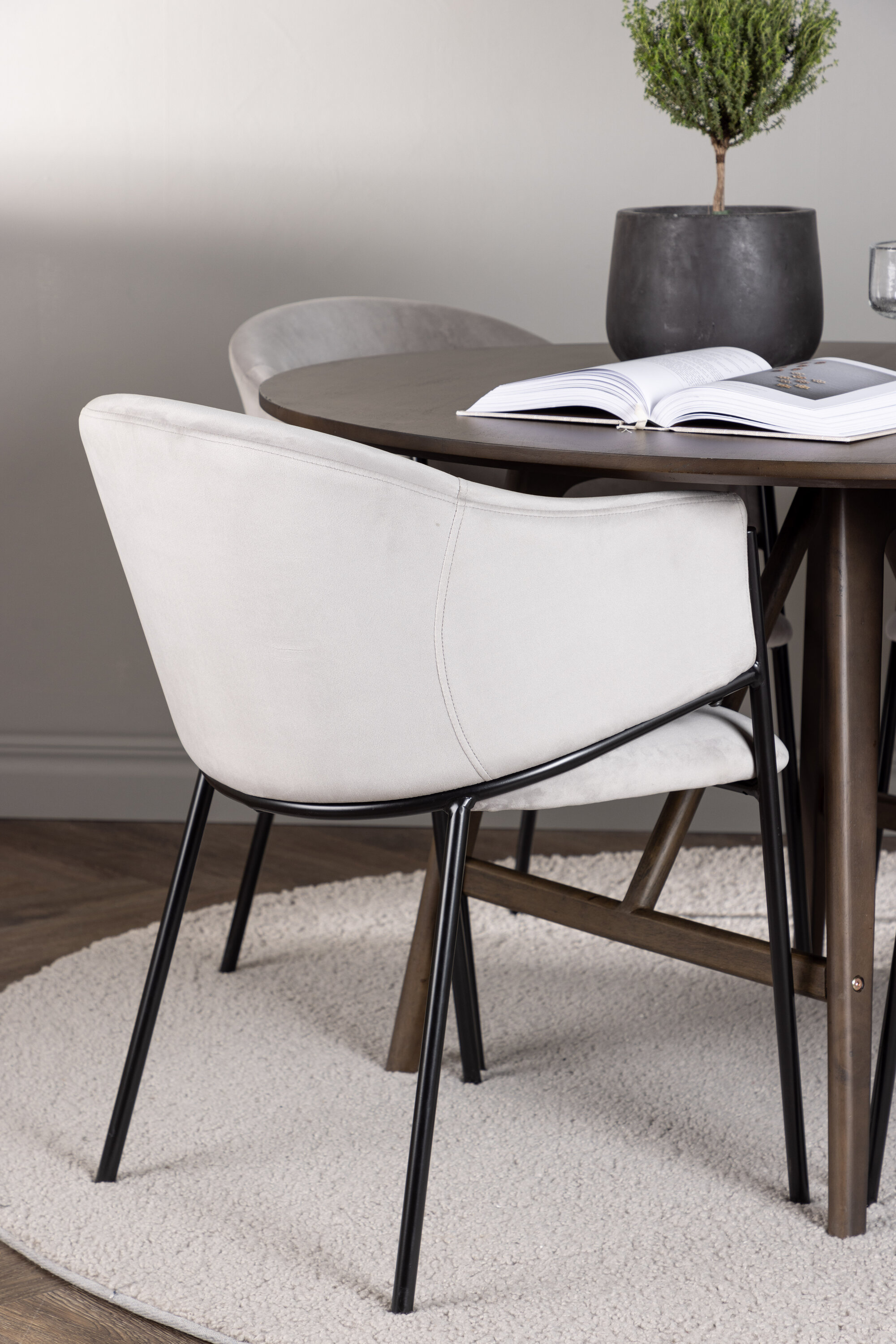 deLOHN Evelina Kör alakú étkezőgarnitúra