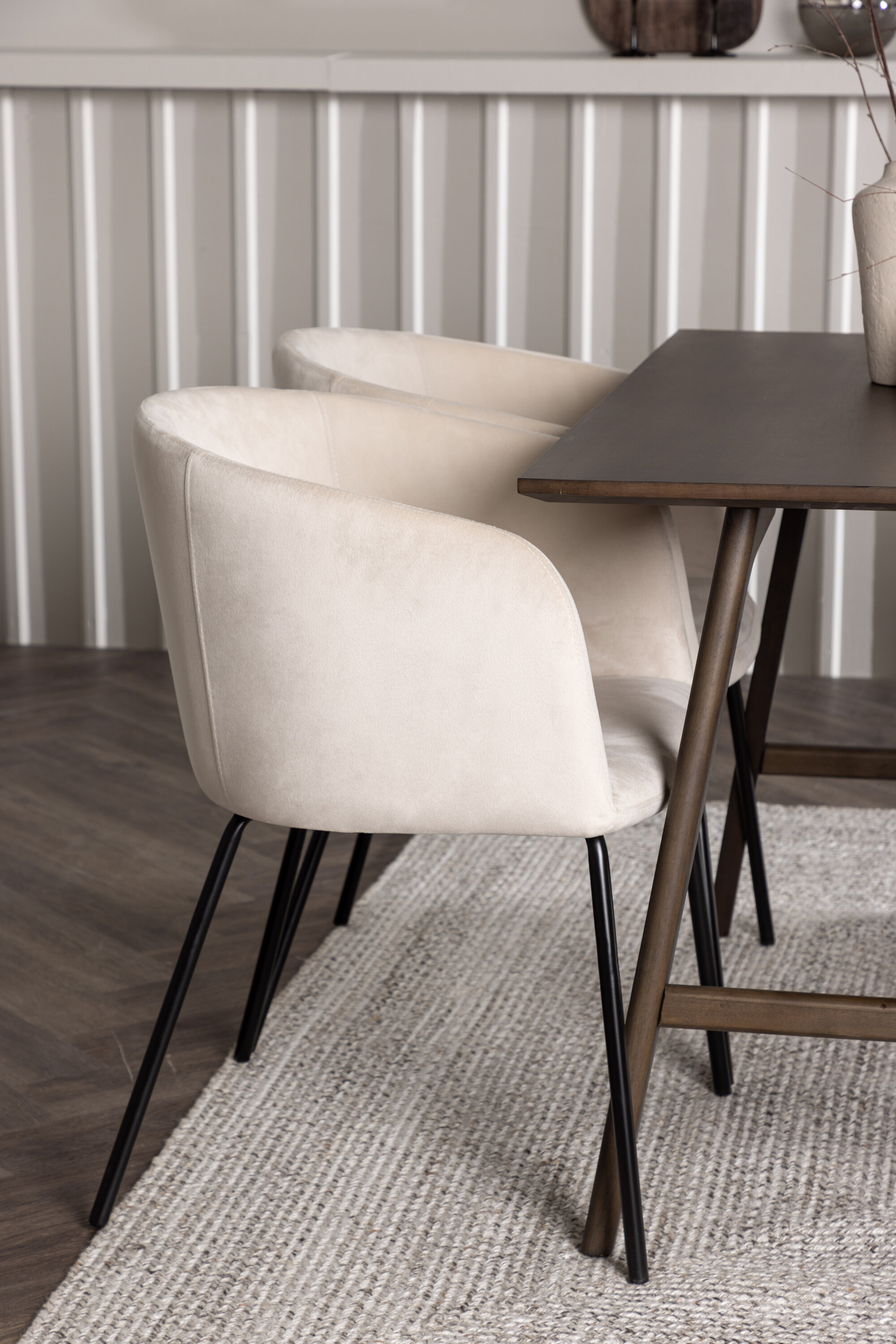 deLOHN Berit Téglalap alakú étkezőgarnitúra