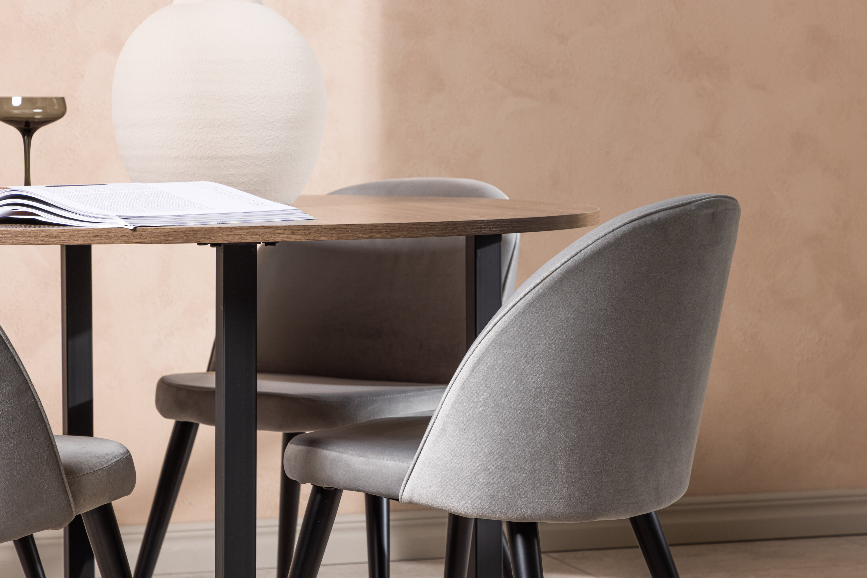 deLOHN Durango, Velvet Kör alakú étkezőgarnitúra