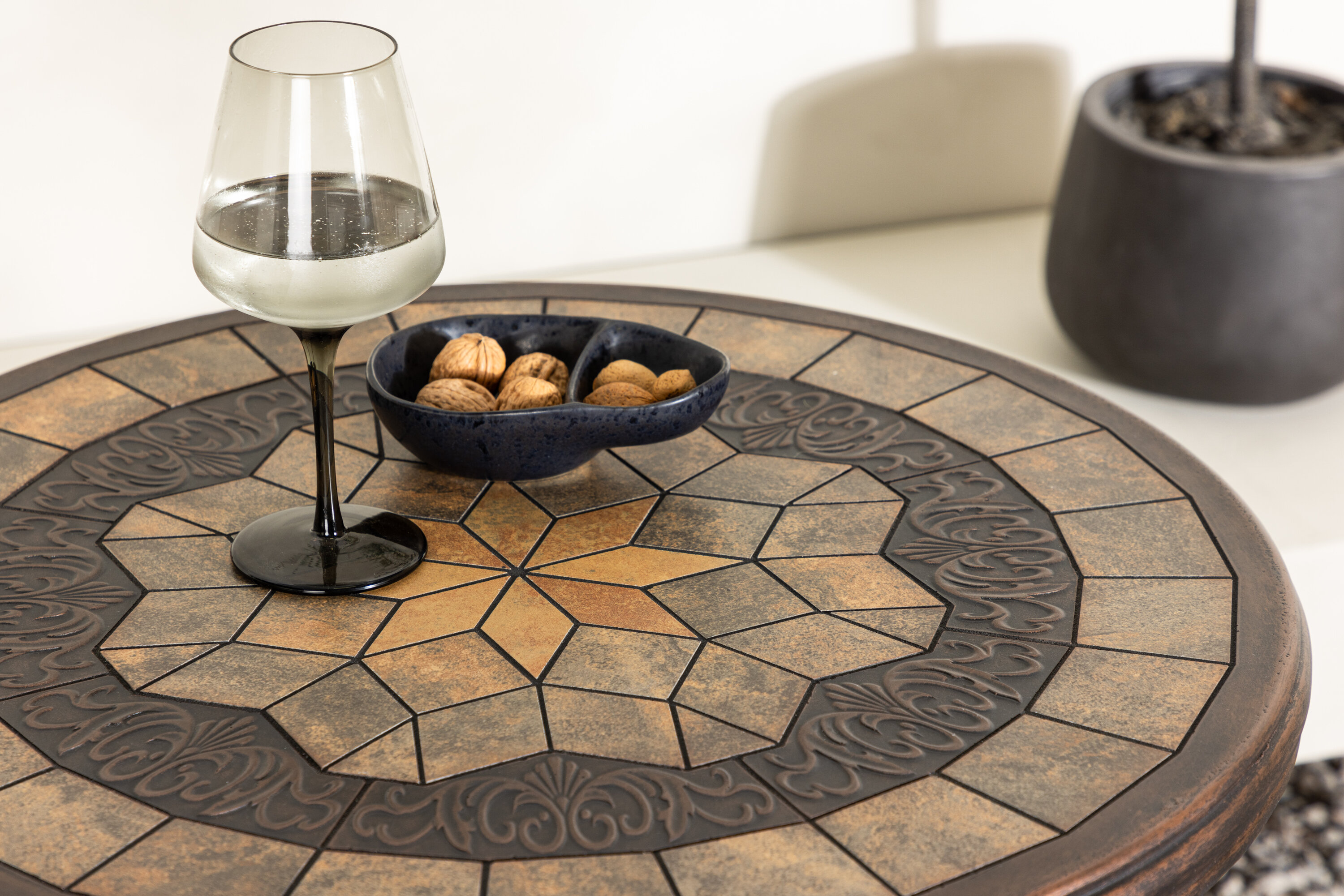 deLOHN Leiria Kávéházi asztal