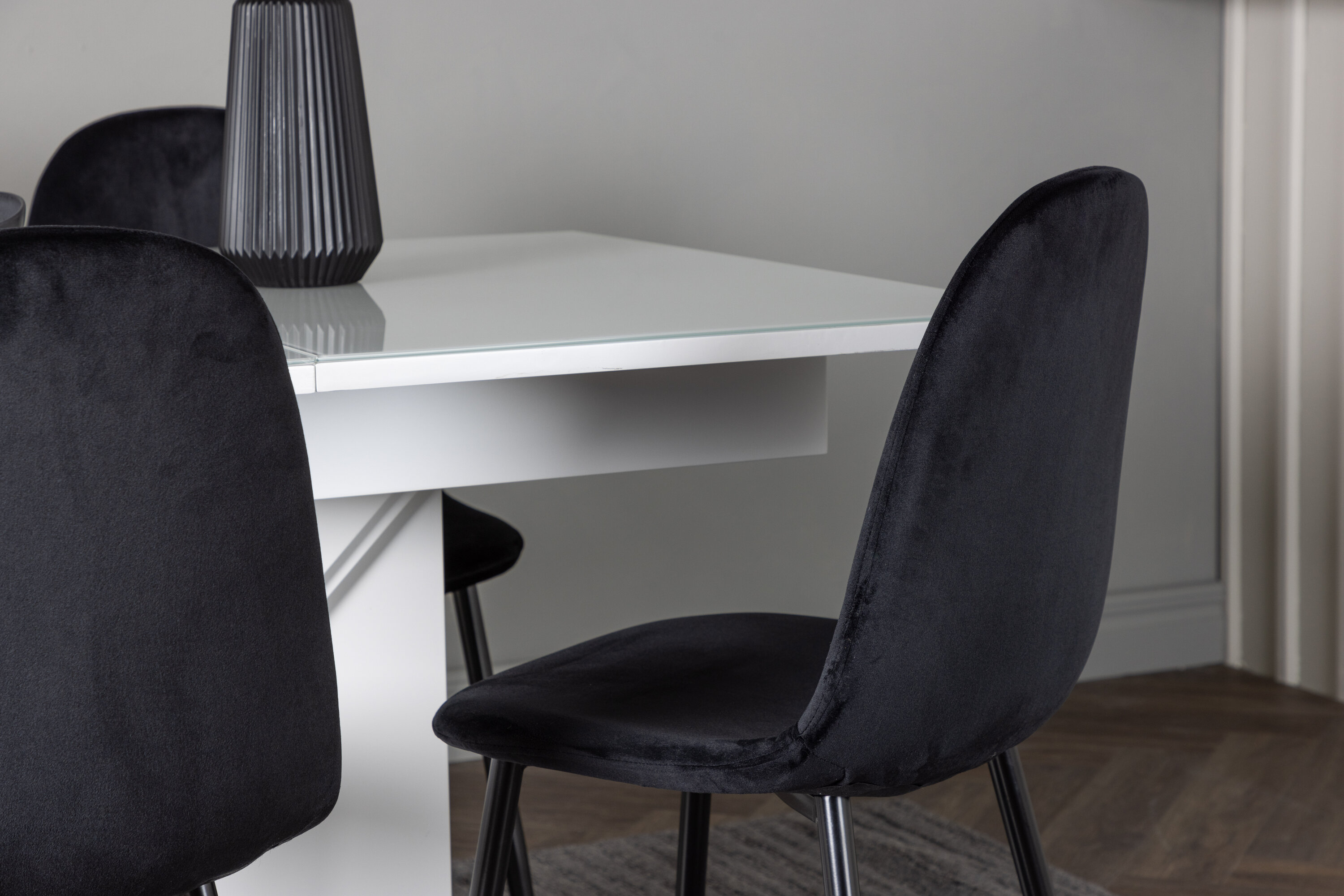 deLOHN Polar Téglalap alakú étkezőgarnitúra deLOHN Polar Téglalap alakú étkezőgarnitúra