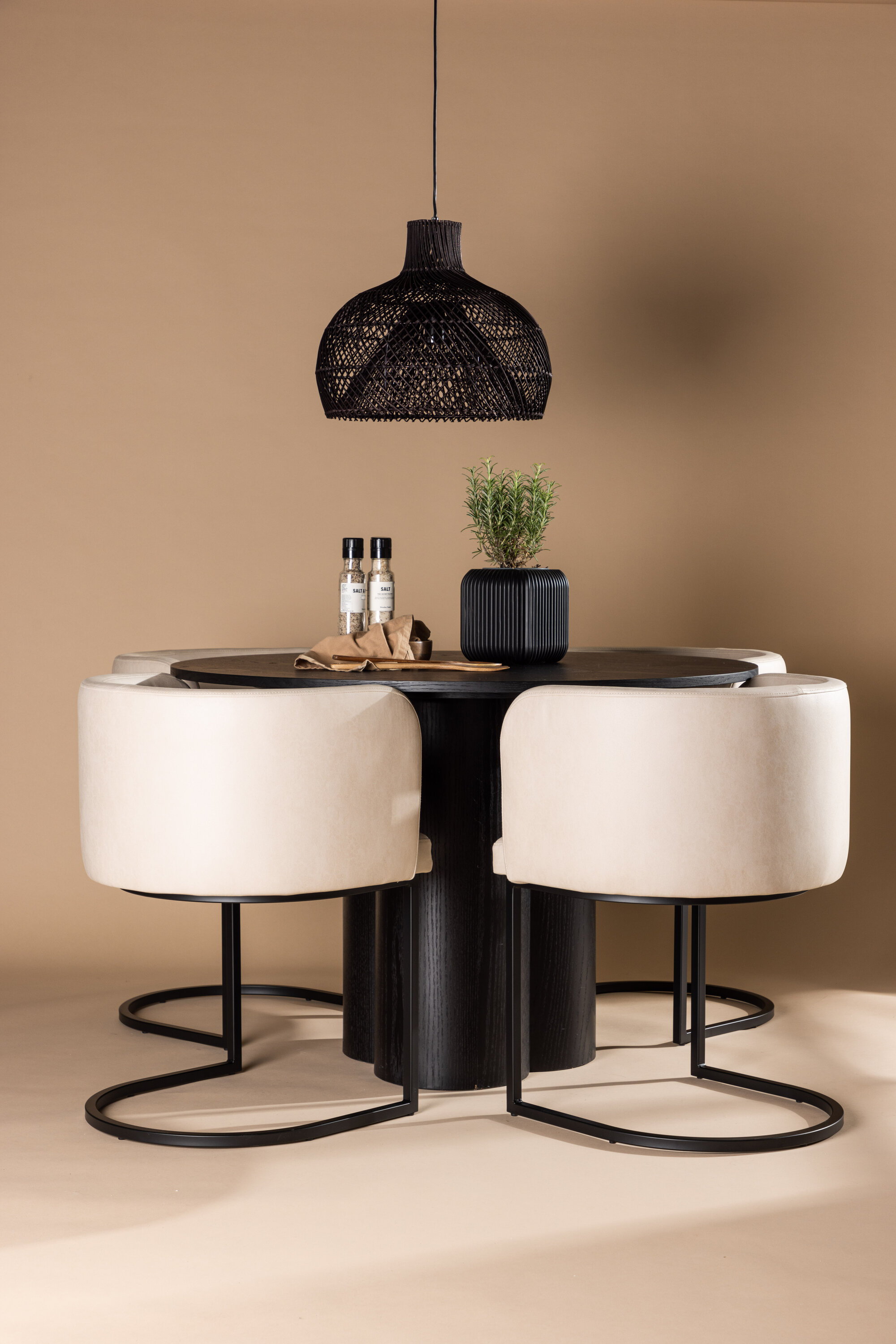 deLOHN Olivia, Simrishamn Kör alakú étkezőgarnitúra