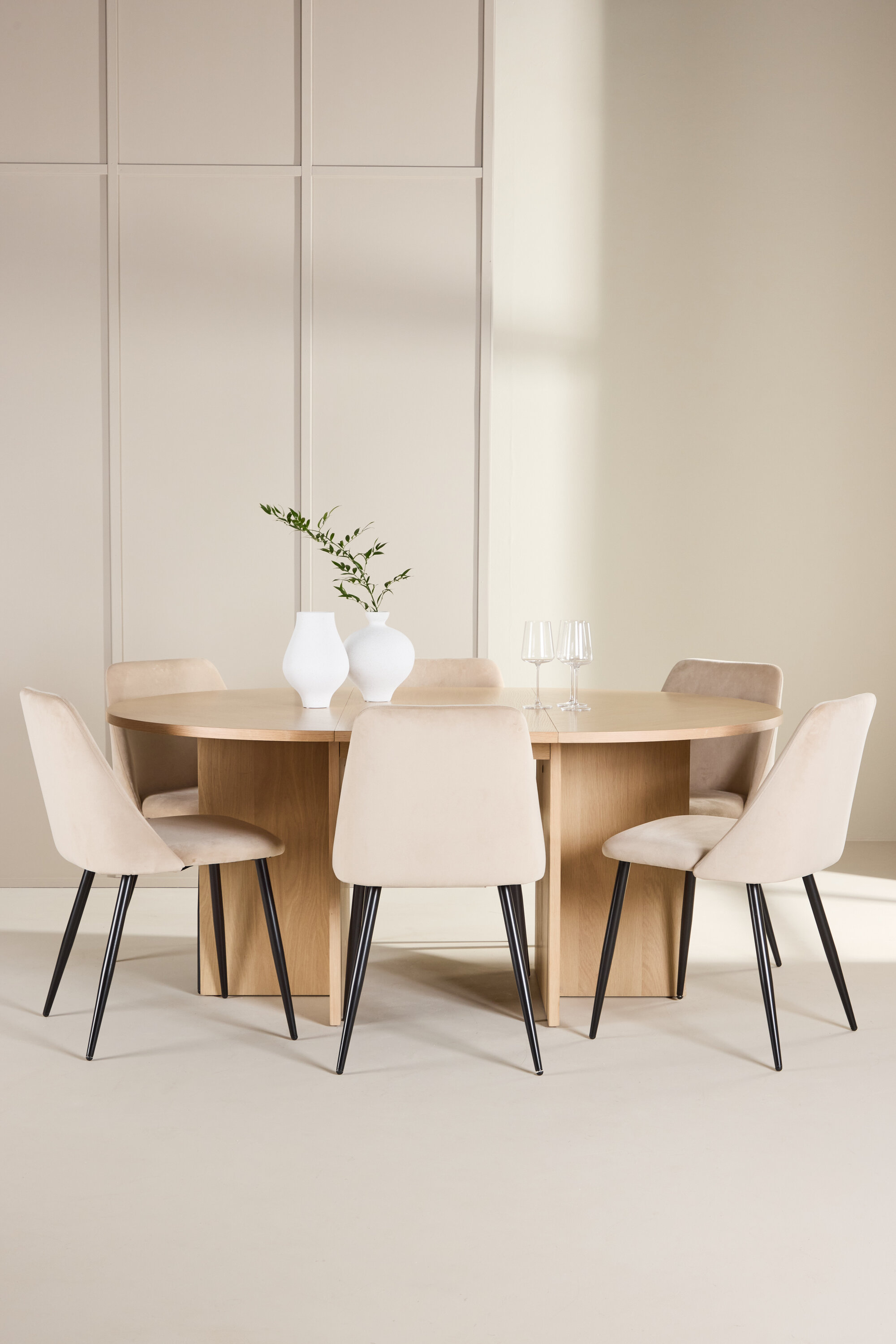 deLOHN Strada, Night Ovális étkezőgarnitúra deLOHN Strada, Night Ovális étkezőgarnitúra