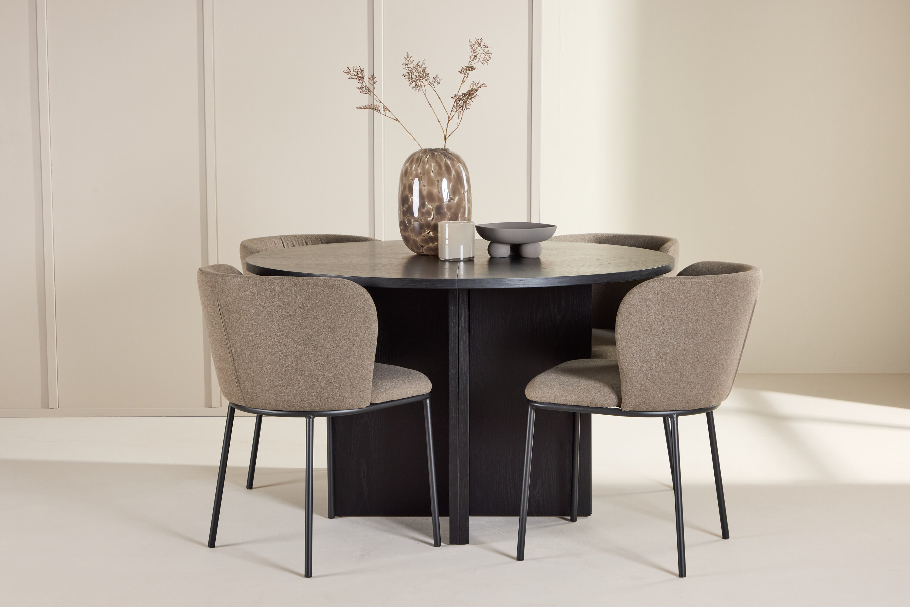 deLOHN Strada, Edina Ovális étkezőgarnitúra deLOHN Strada, Edina Ovális étkezőgarnitúra