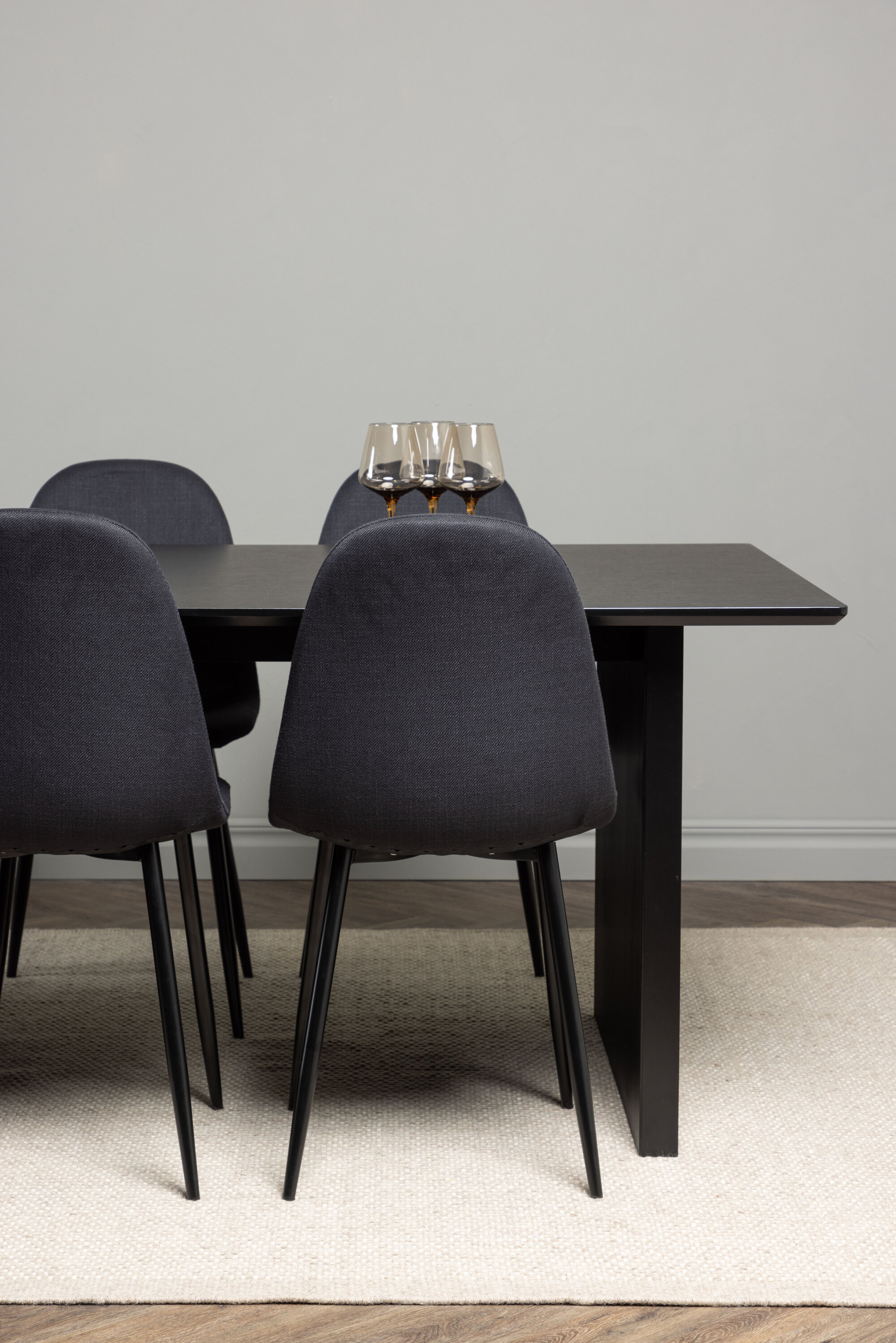 deLOHN Vail, Polar Téglalap alakú étkezőgarnitúra