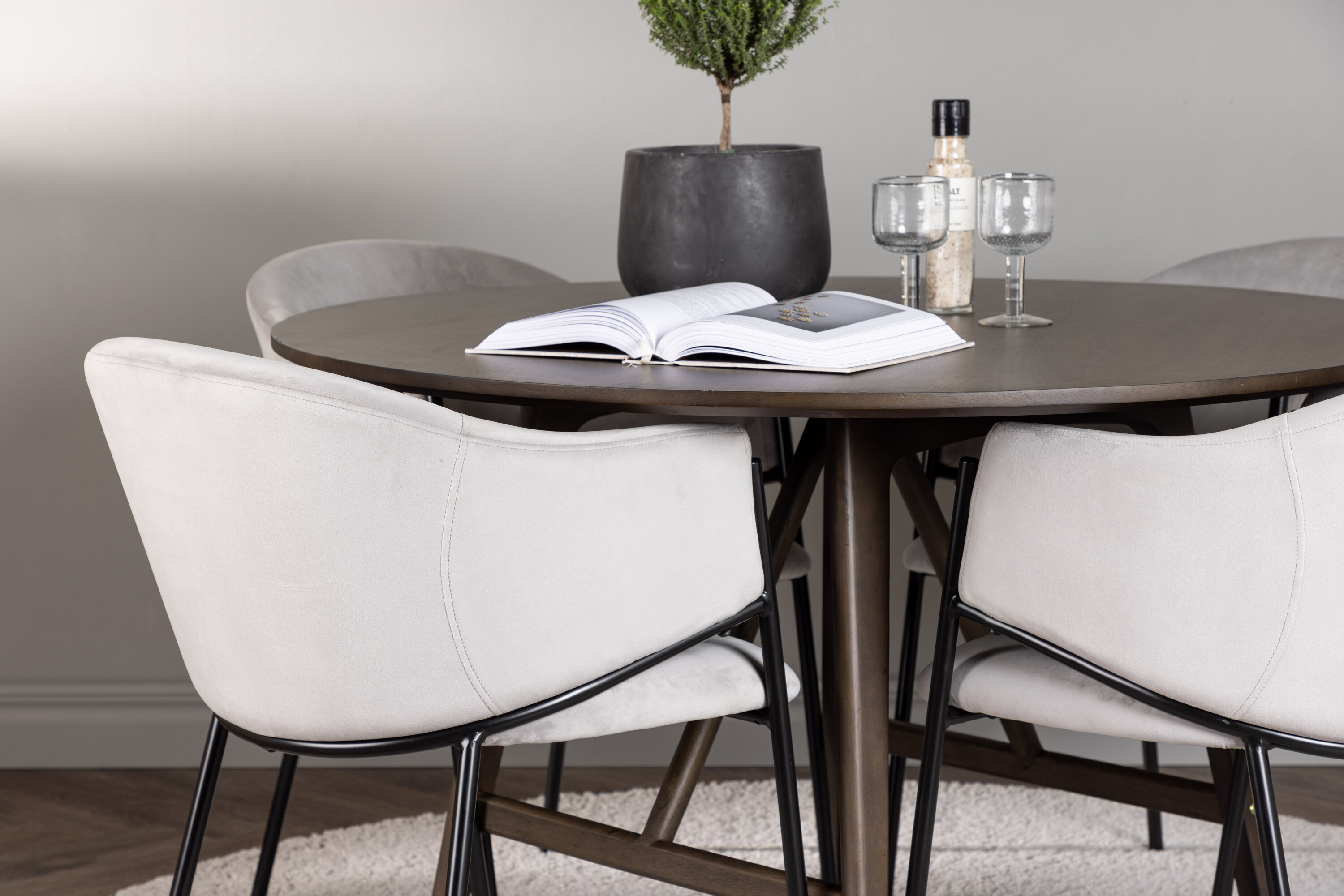 deLOHN Evelina Kör alakú étkezőgarnitúra