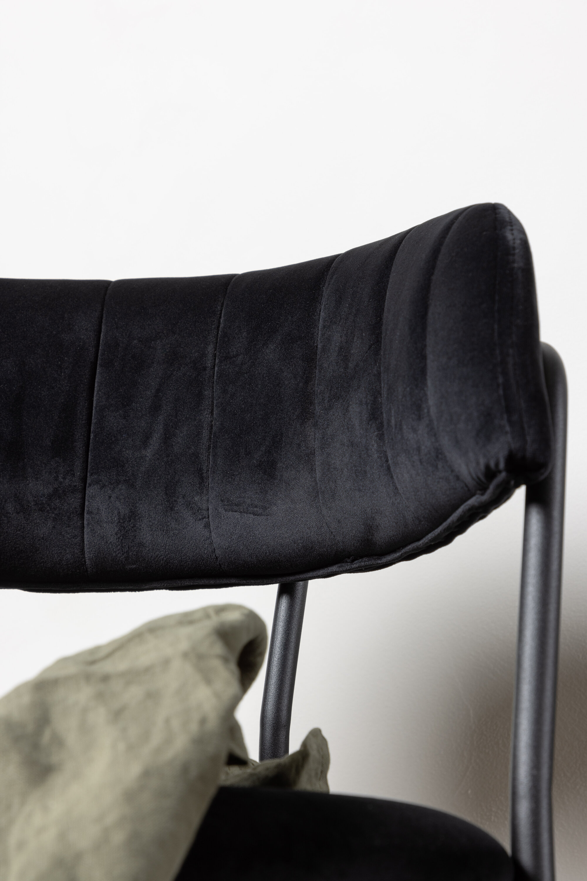 deLOHN Lui Bárszék