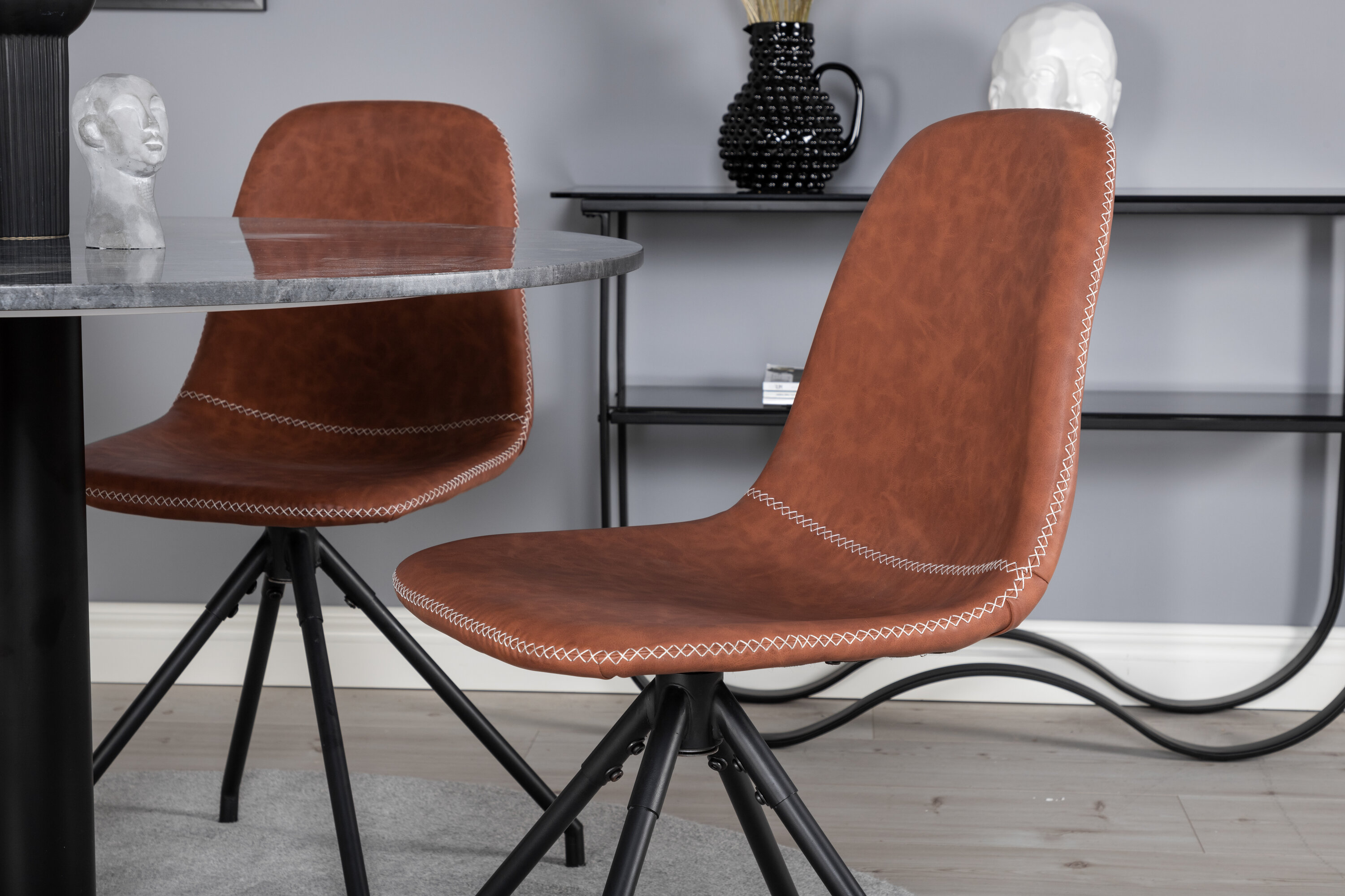 deLOHN Estelle, Polar Kör alakú étkezőgarnitúra