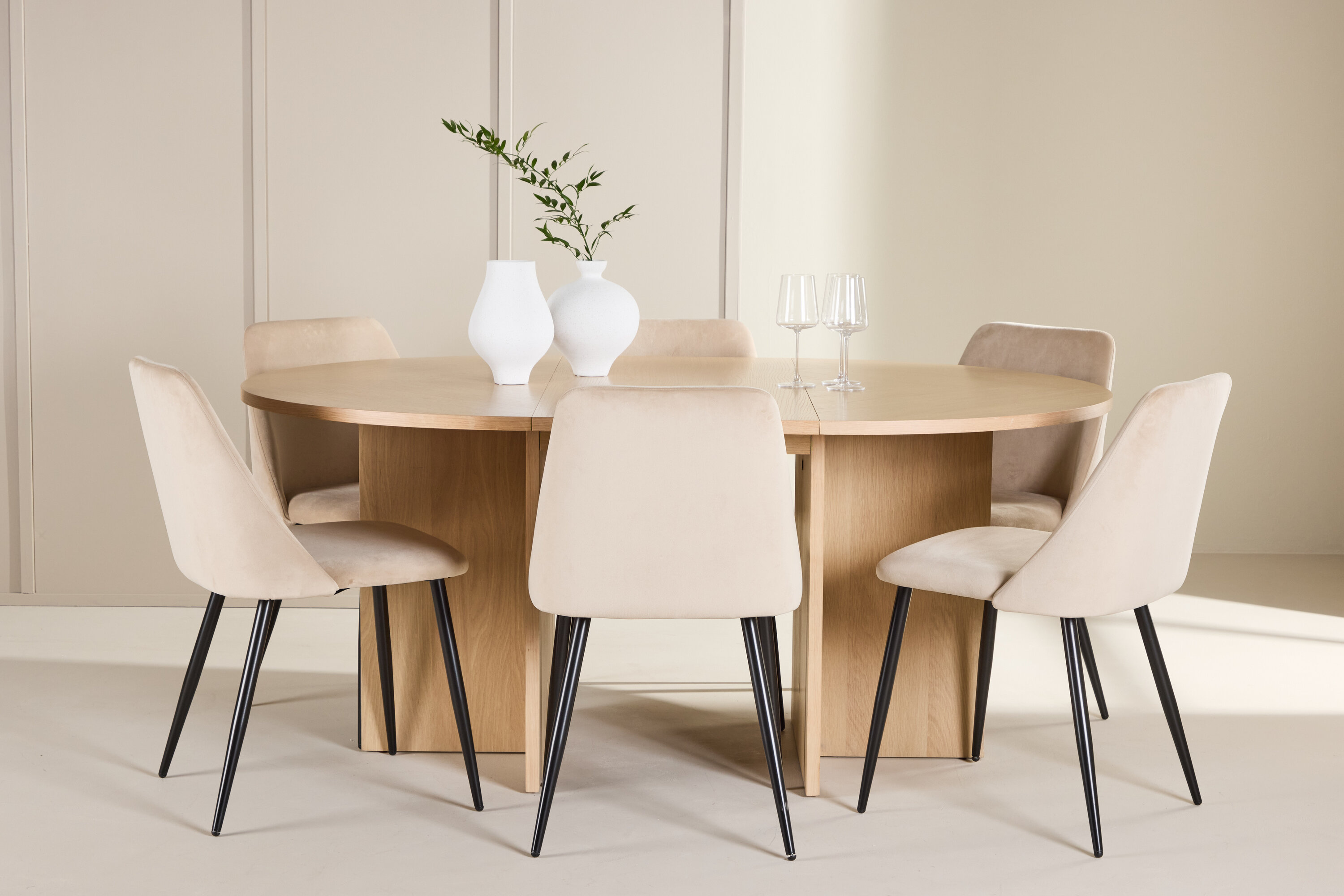 deLOHN Strada, Night Ovális étkezőgarnitúra deLOHN Strada, Night Ovális étkezőgarnitúra