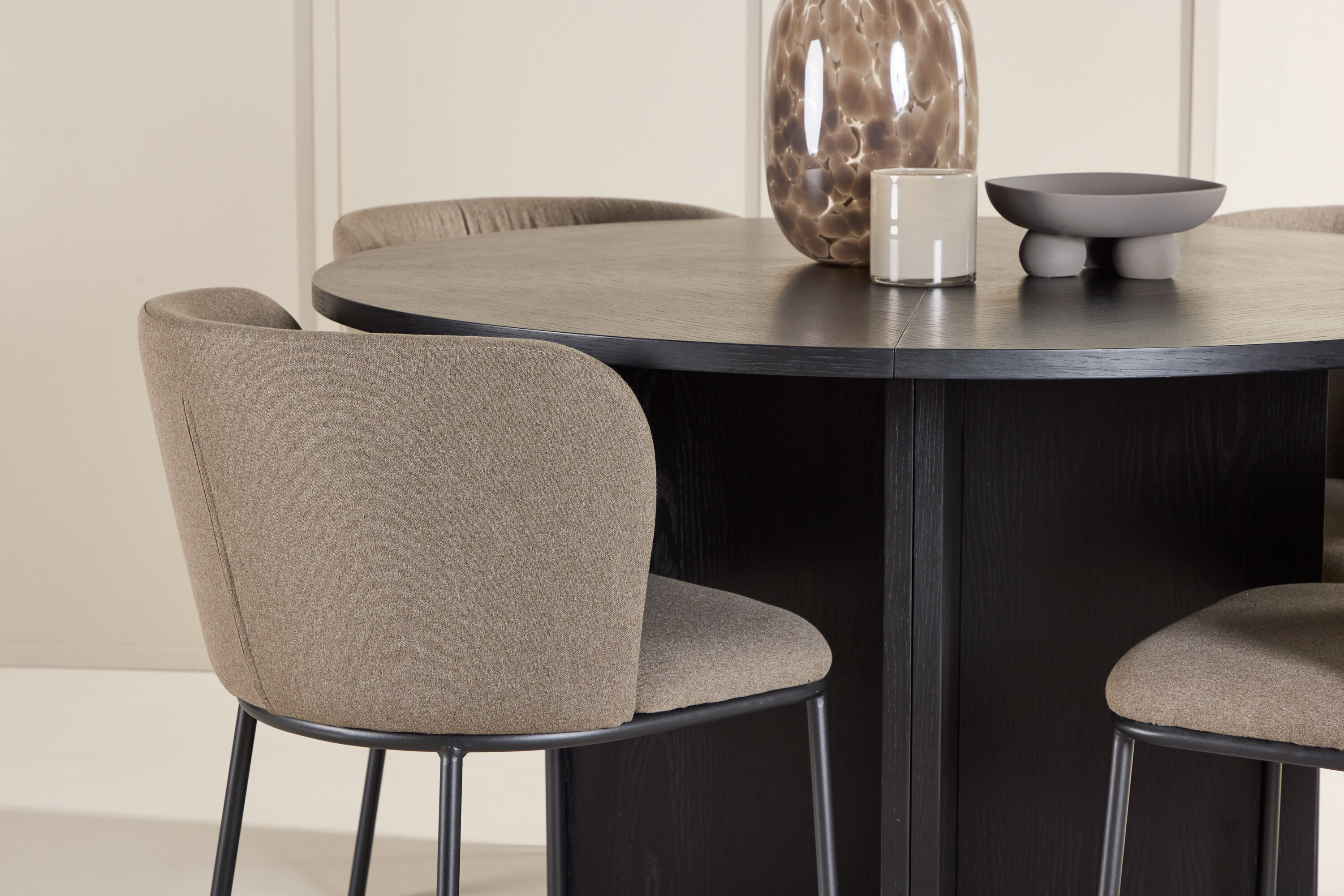 deLOHN Strada, Edina Ovális étkezőgarnitúra deLOHN Strada, Edina Ovális étkezőgarnitúra