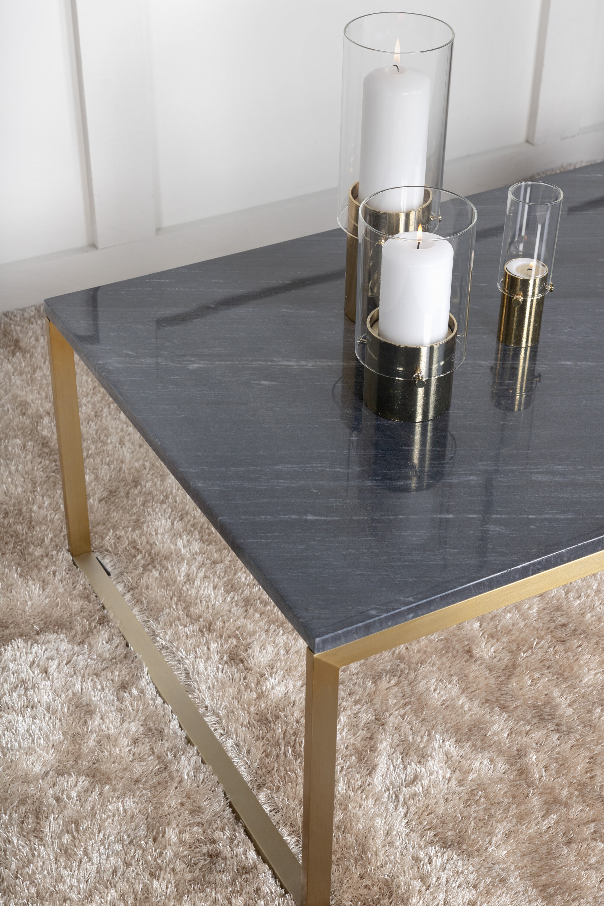 deLOHN Estelle Dohányzóasztal