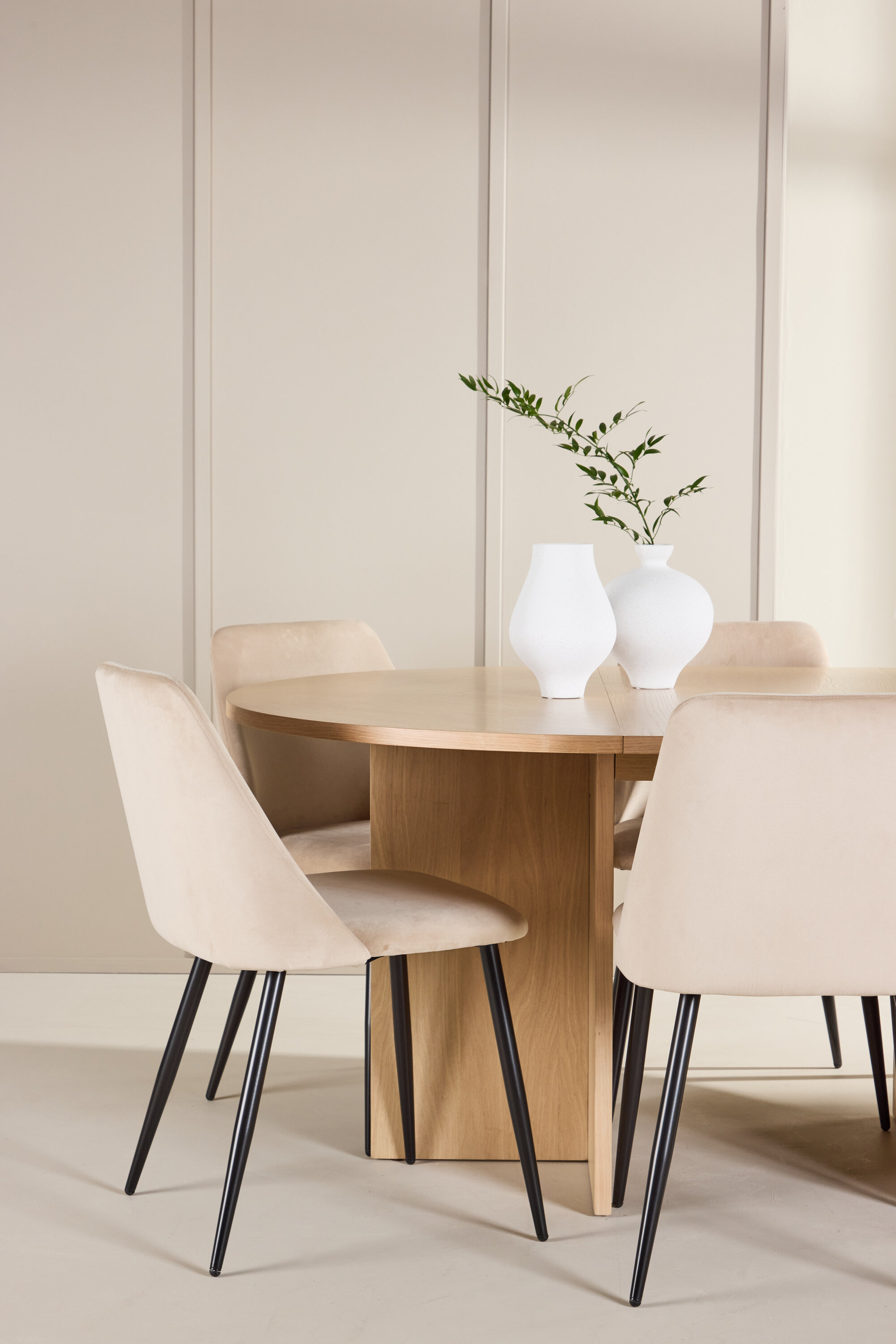 deLOHN Strada, Night Ovális étkezőgarnitúra deLOHN Strada, Night Ovális étkezőgarnitúra