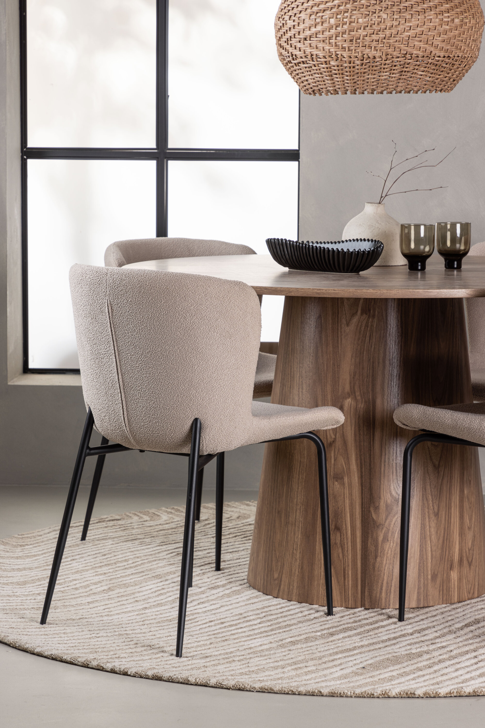 deLOHN Modesto Kör alakú étkezőgarnitúra deLOHN Modesto Kör alakú étkezőgarnitúra