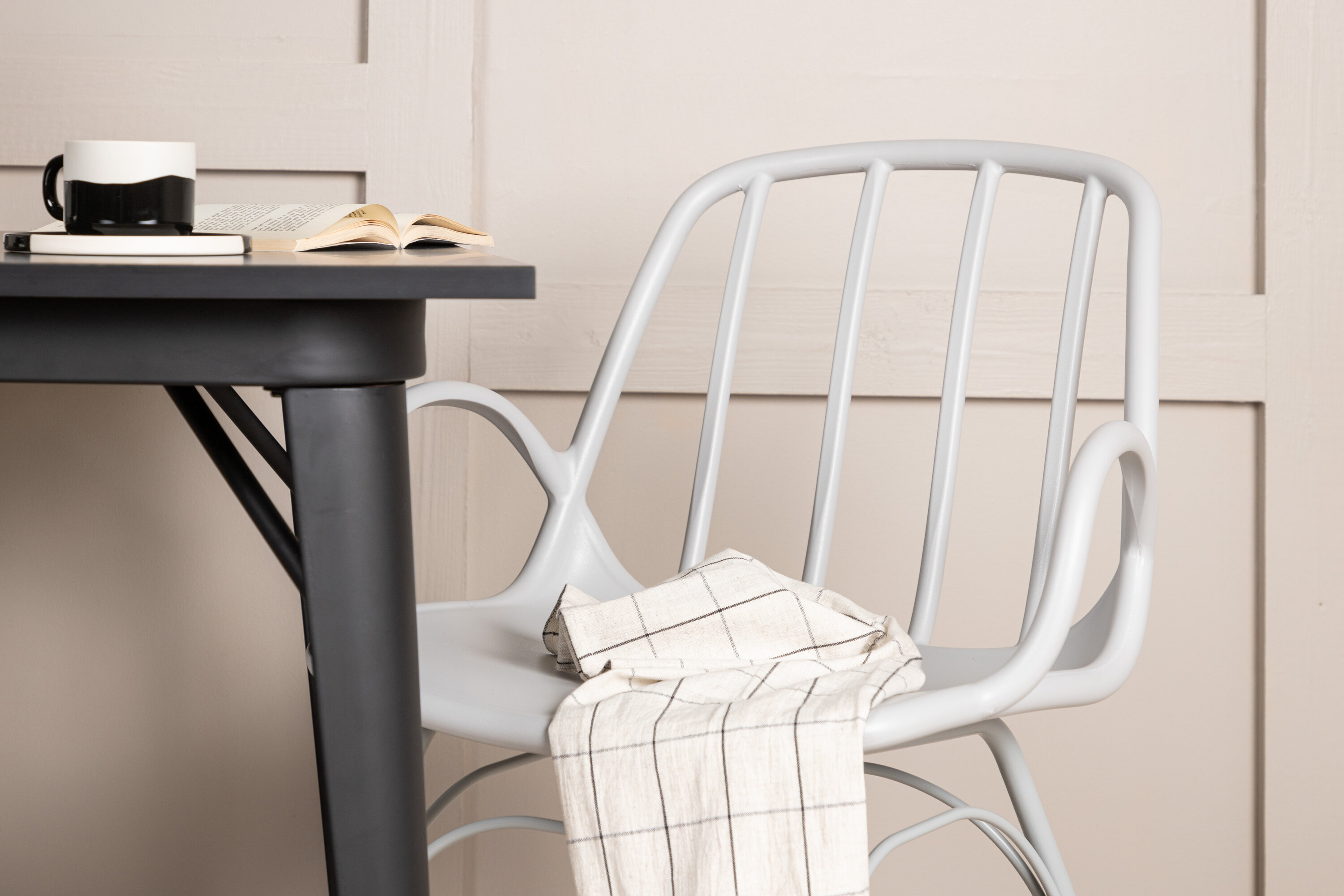 deLOHN Tempe, Dyrön Téglalap alakú étkezőgarnitúra deLOHN Tempe, Dyrön Téglalap alakú étkezőgarnitúra