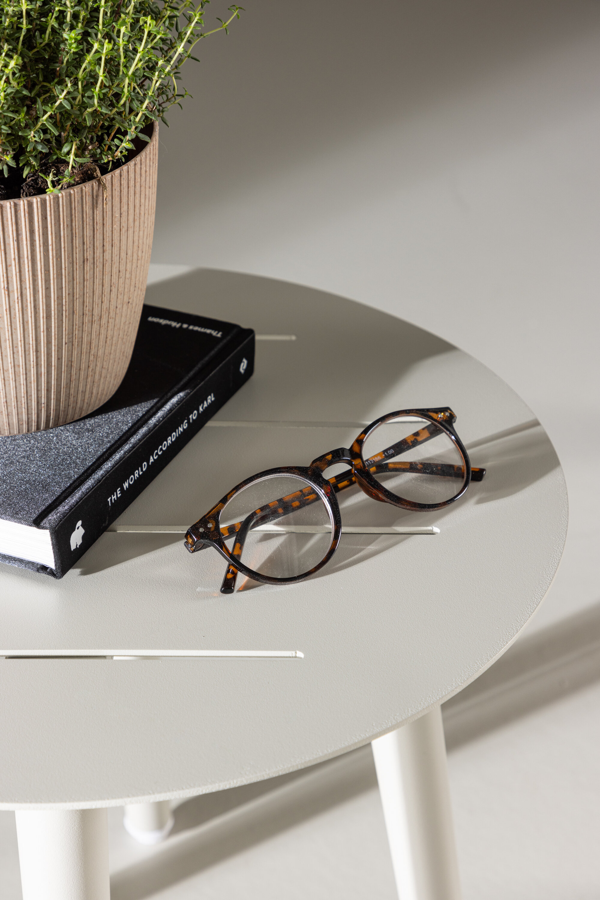 deLOHN Lina Kisasztal