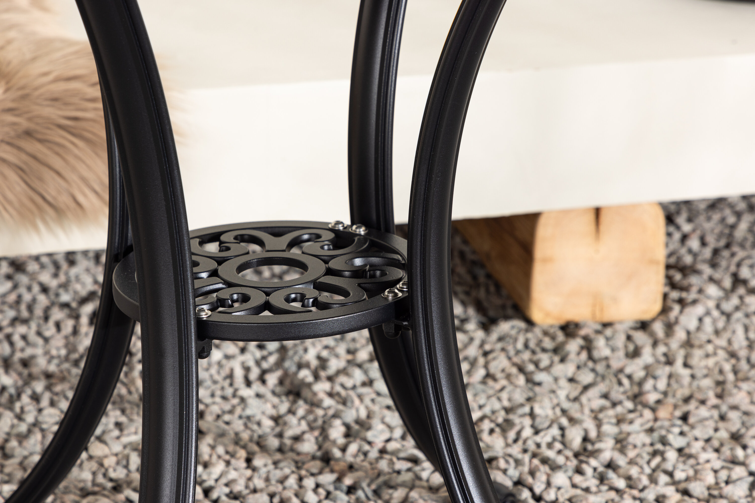 deLOHN Leiria Kávéházi asztal