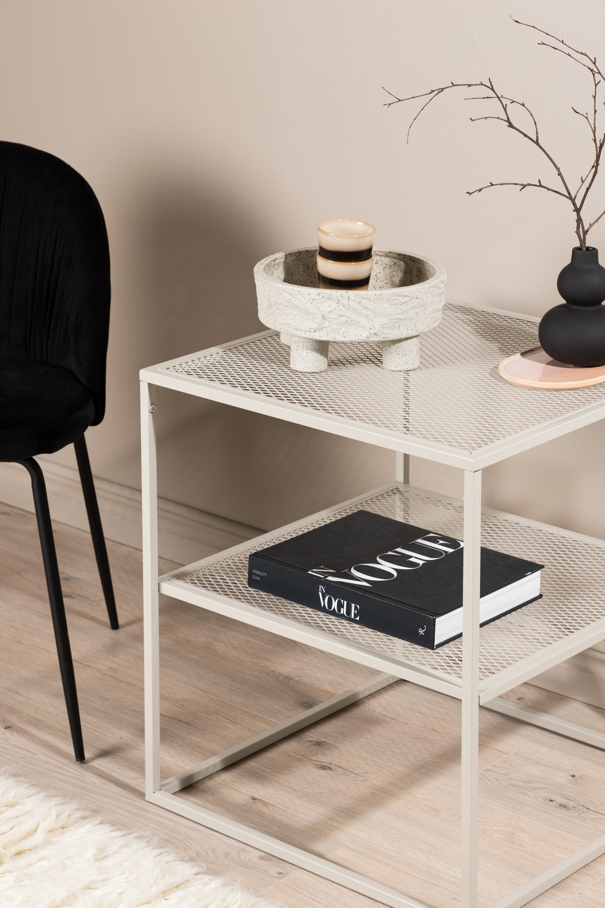 deLOHN Netz Dohányzóasztal