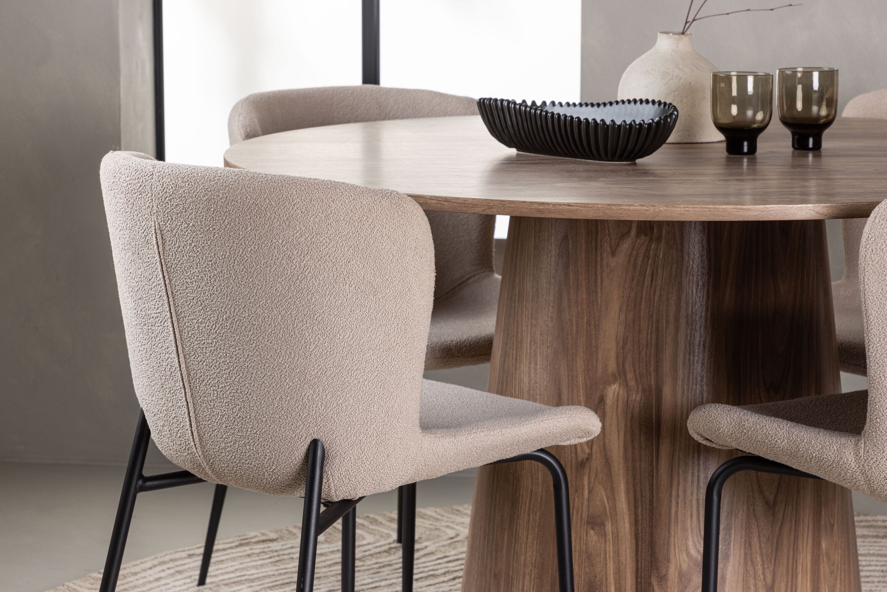 deLOHN Modesto Kör alakú étkezőgarnitúra deLOHN Modesto Kör alakú étkezőgarnitúra