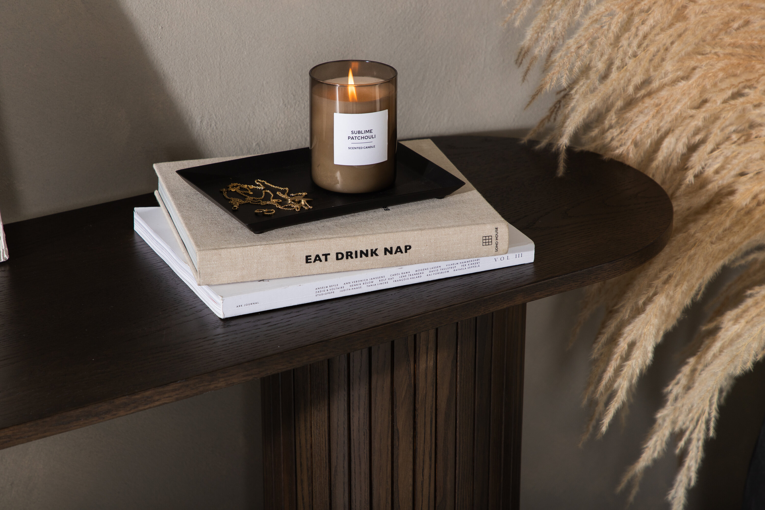 deLOHN Bianca Kisasztal