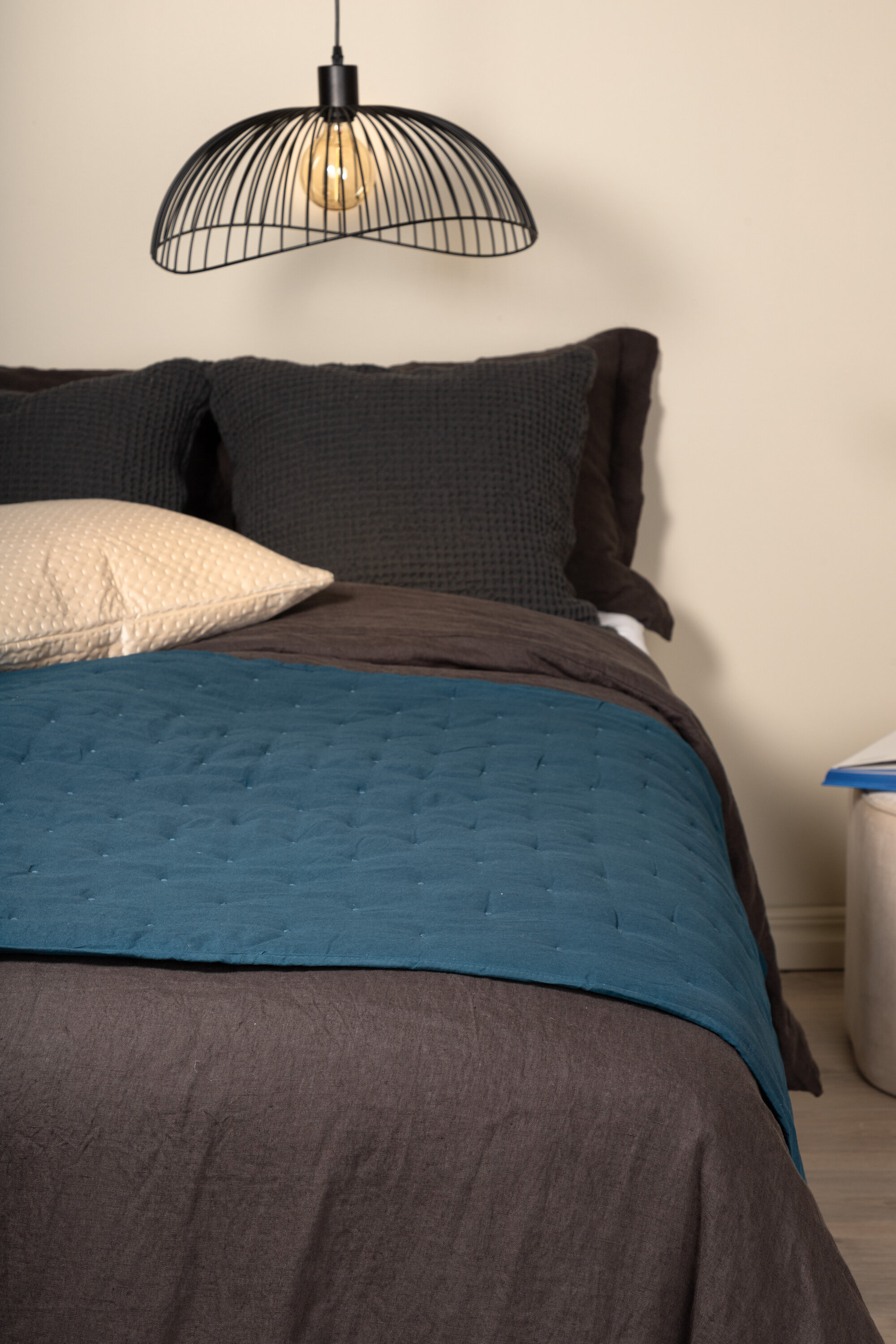 deLOHN Sally Ágynemű