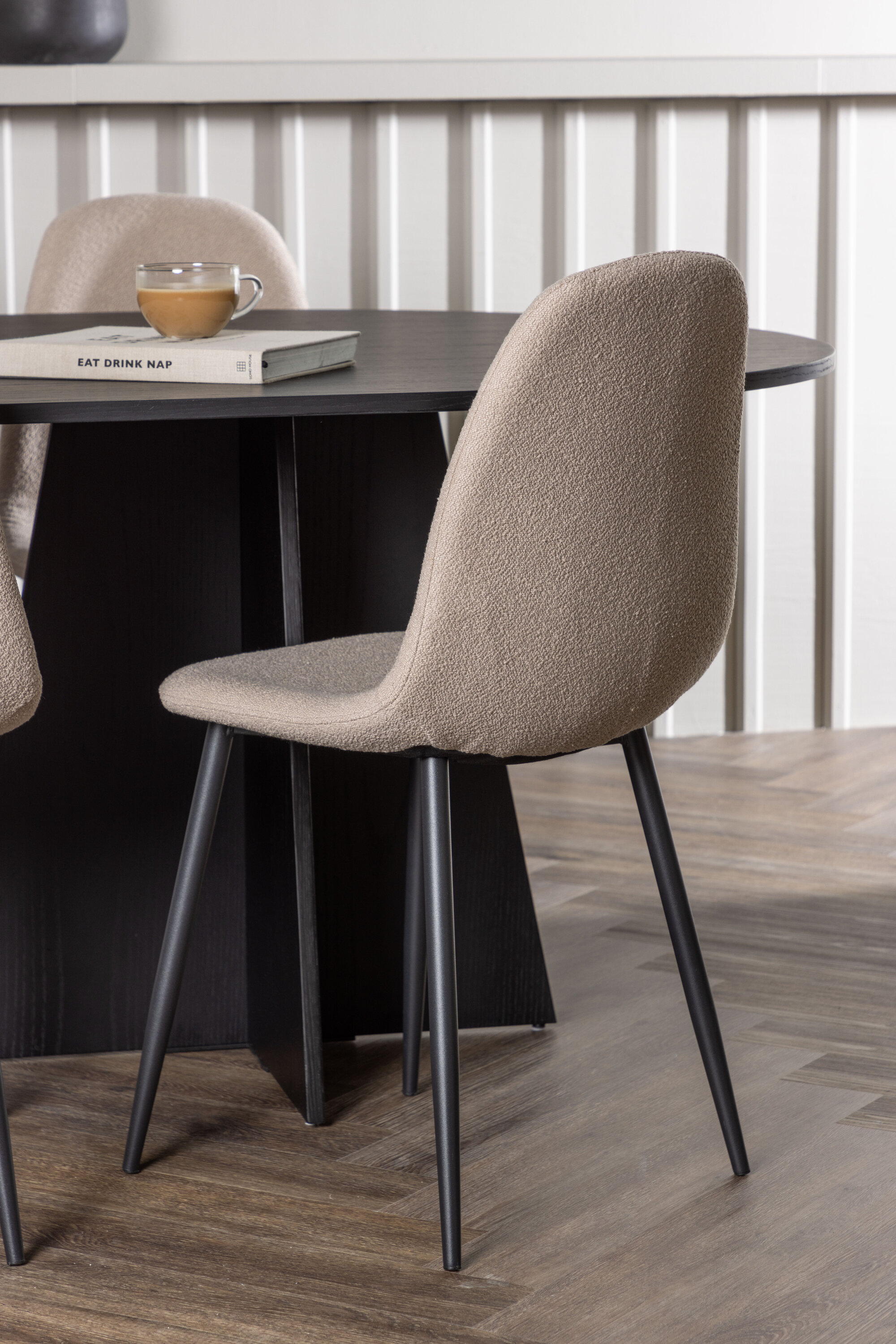 deLOHN Polar Ovális étkezőgarnitúra deLOHN Polar Ovális étkezőgarnitúra