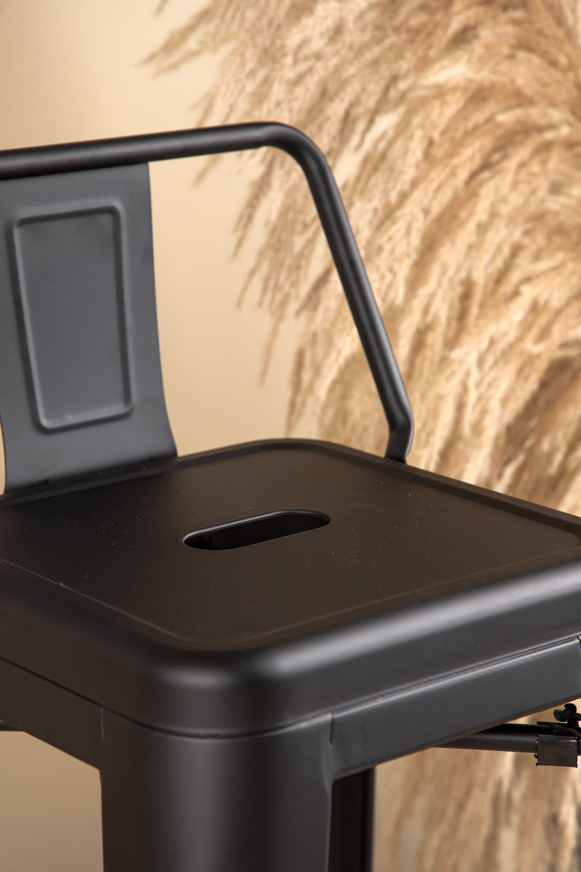 deLOHN Tempe Bárszék