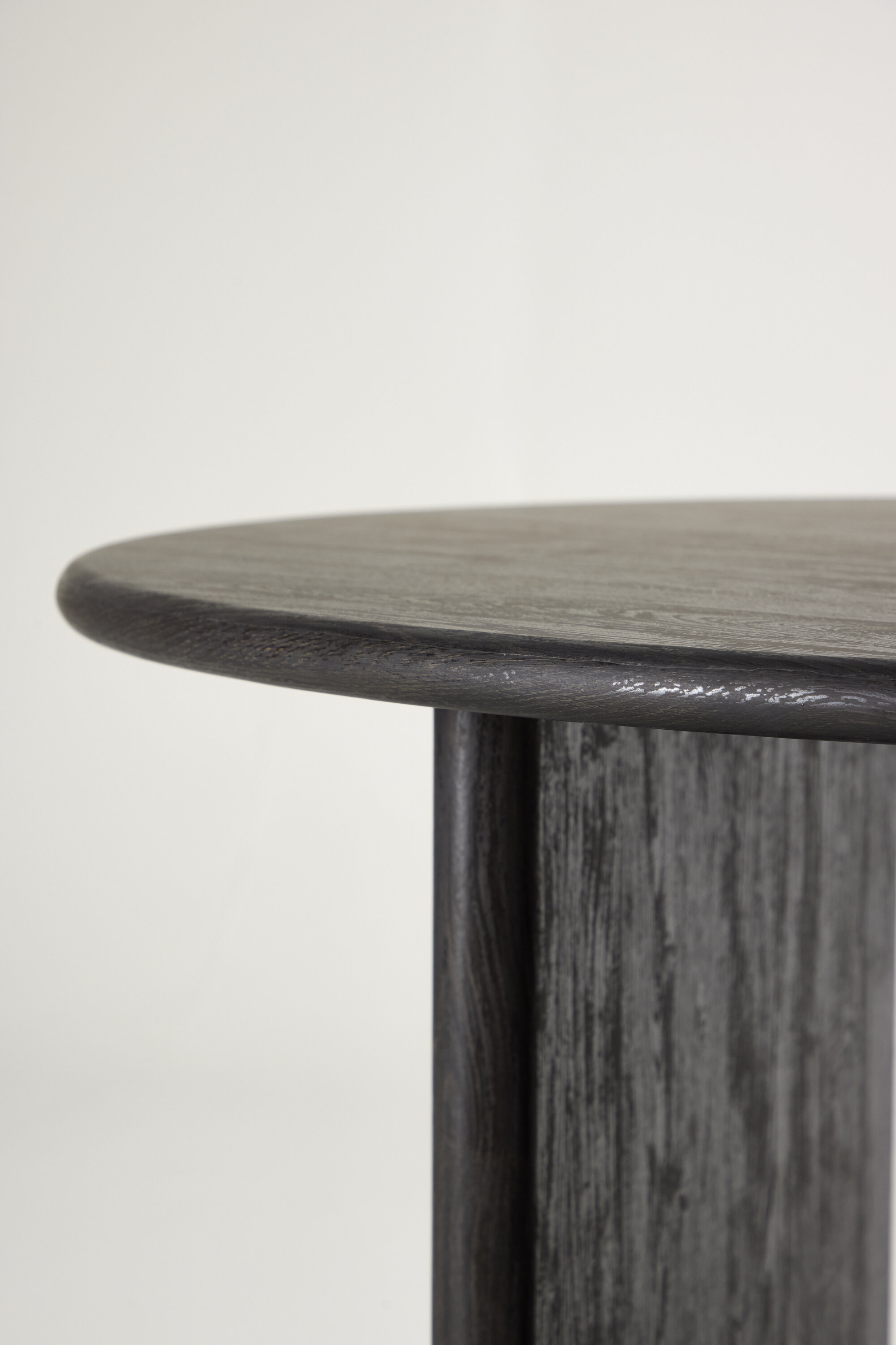 deLOHN Björholmen Kerek étkezőasztal