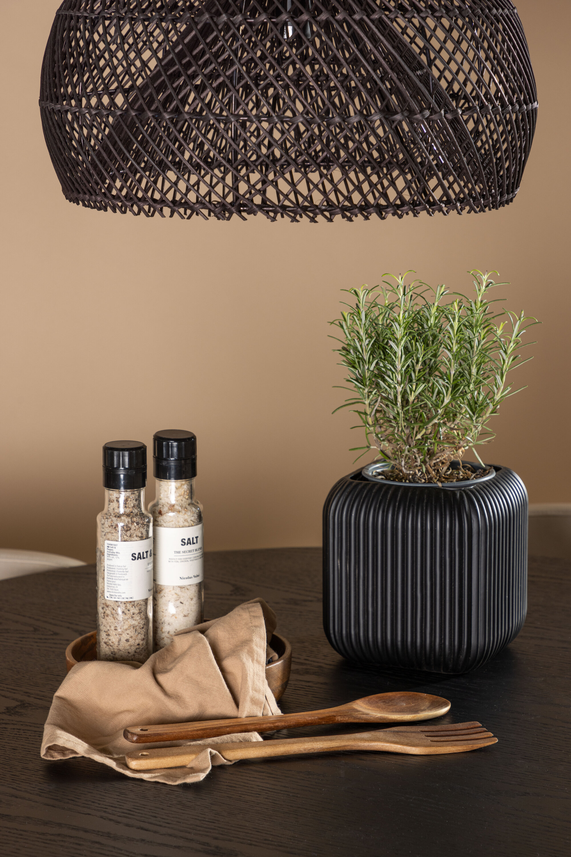 deLOHN Olivia, Simrishamn Kör alakú étkezőgarnitúra