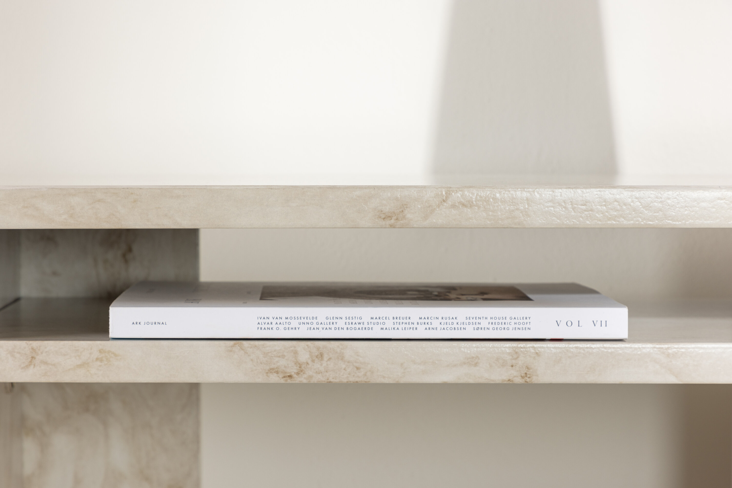 deLOHN Ålesund Kisasztal deLOHN Ålesund Kisasztal