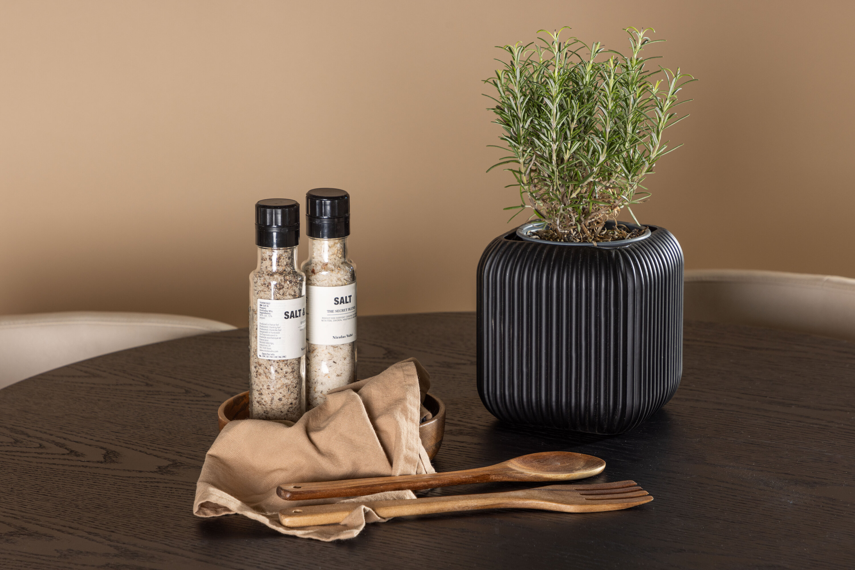 deLOHN Olivia, Simrishamn Kör alakú étkezőgarnitúra