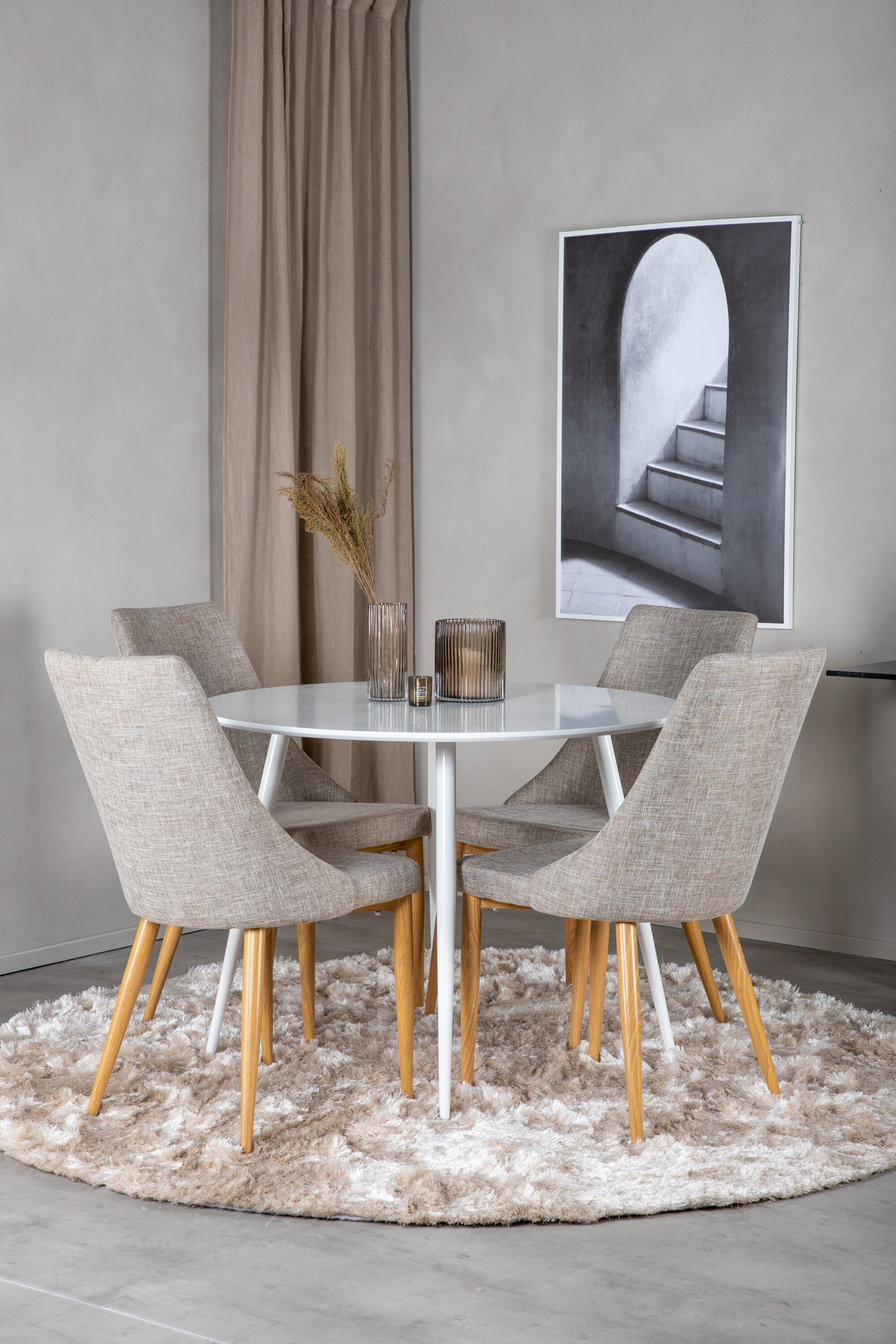 deLOHN Plaza, Leone Kör alakú étkezőgarnitúra