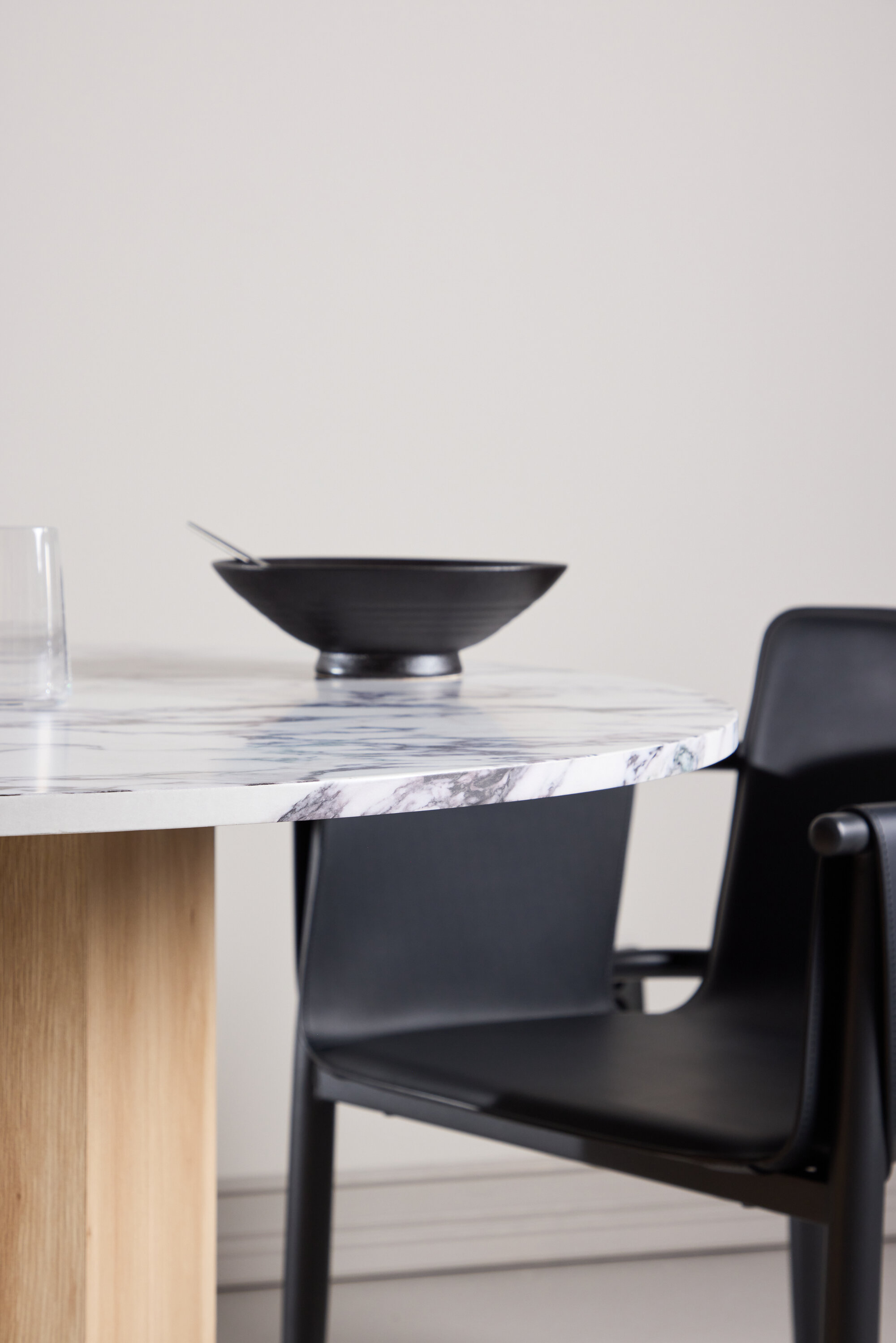 deLOHN Tekla Kerek étkezőasztal