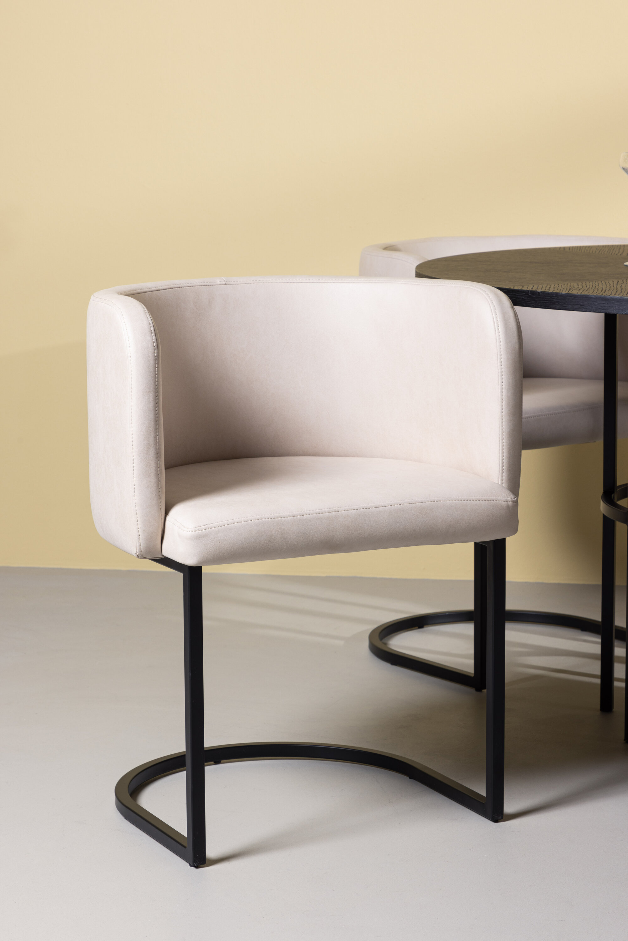 deLOHN Copenhagen, Simrishamn Kör alakú étkezőgarnitúra