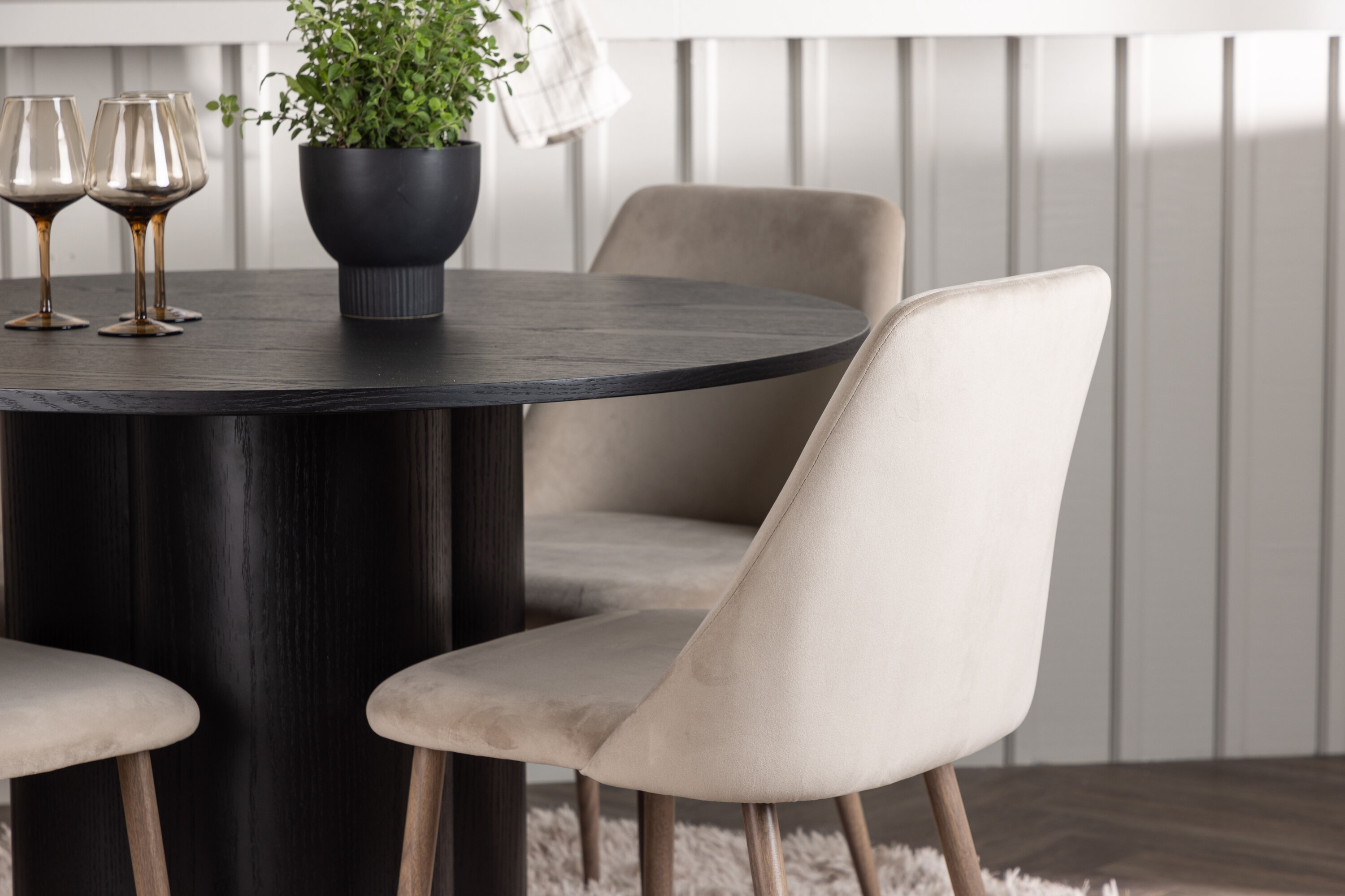 deLOHN Night Kör alakú étkezőgarnitúra