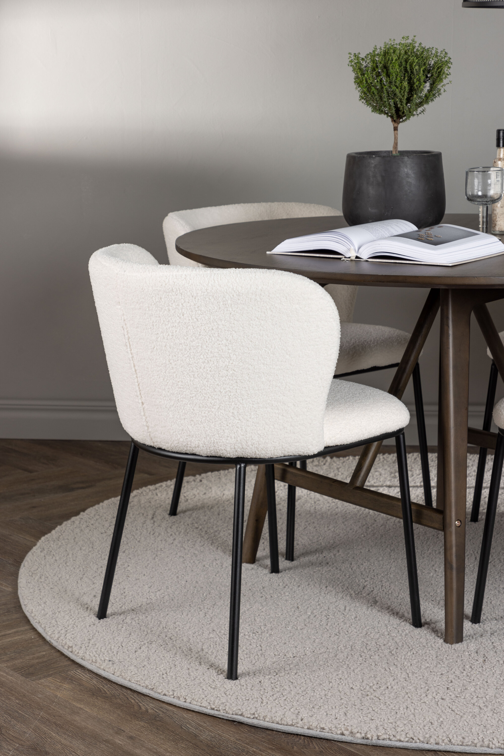 deLOHN Edina Kör alakú étkezőgarnitúra