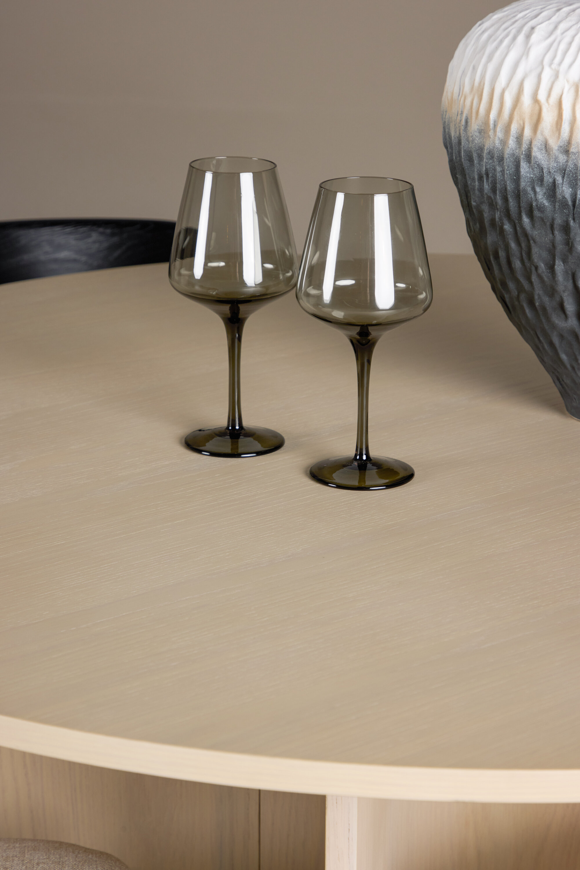 deLOHN Ven, Tyresö Kör alakú étkezőgarnitúra