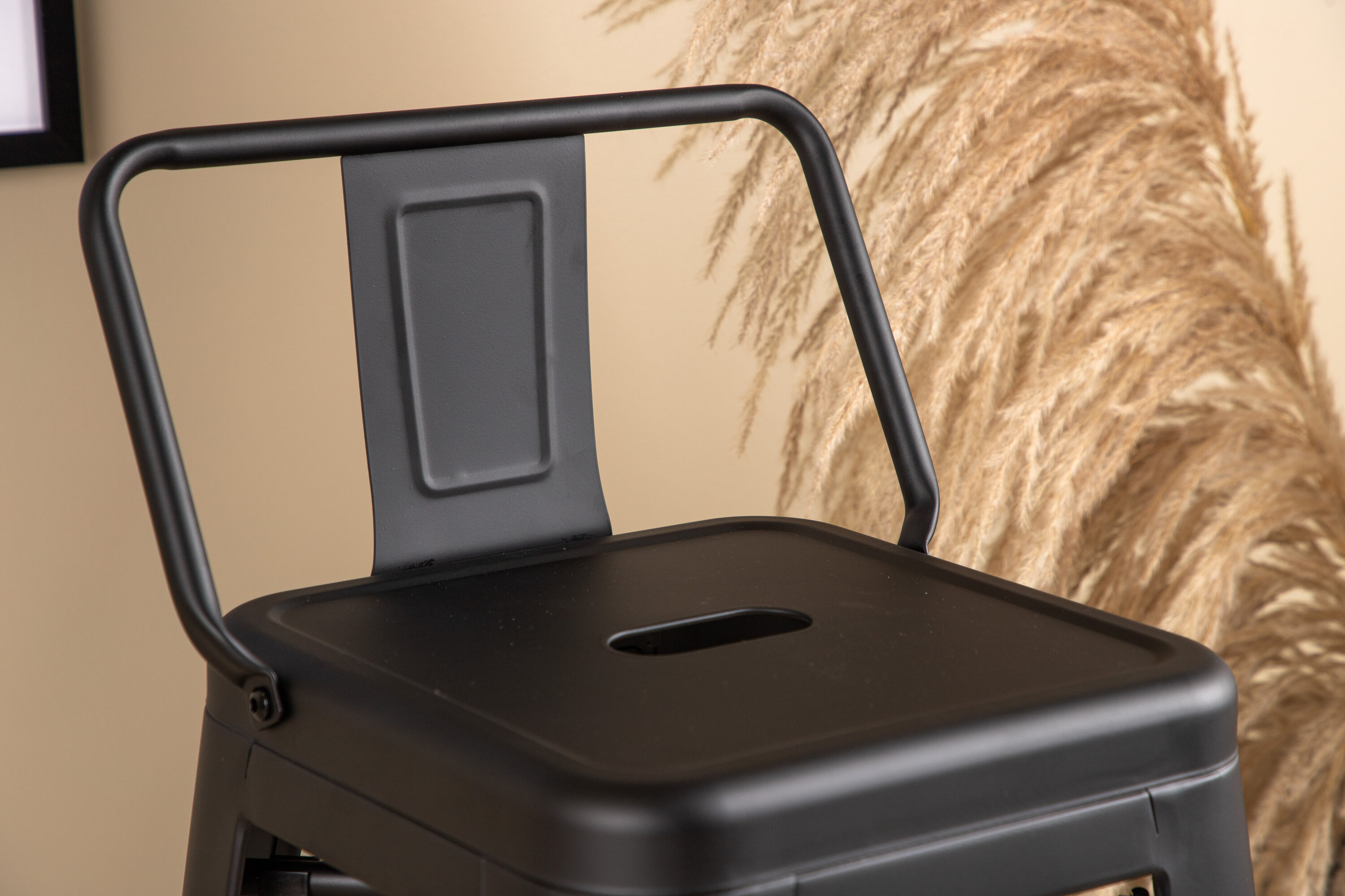 deLOHN Tempe Bárszék