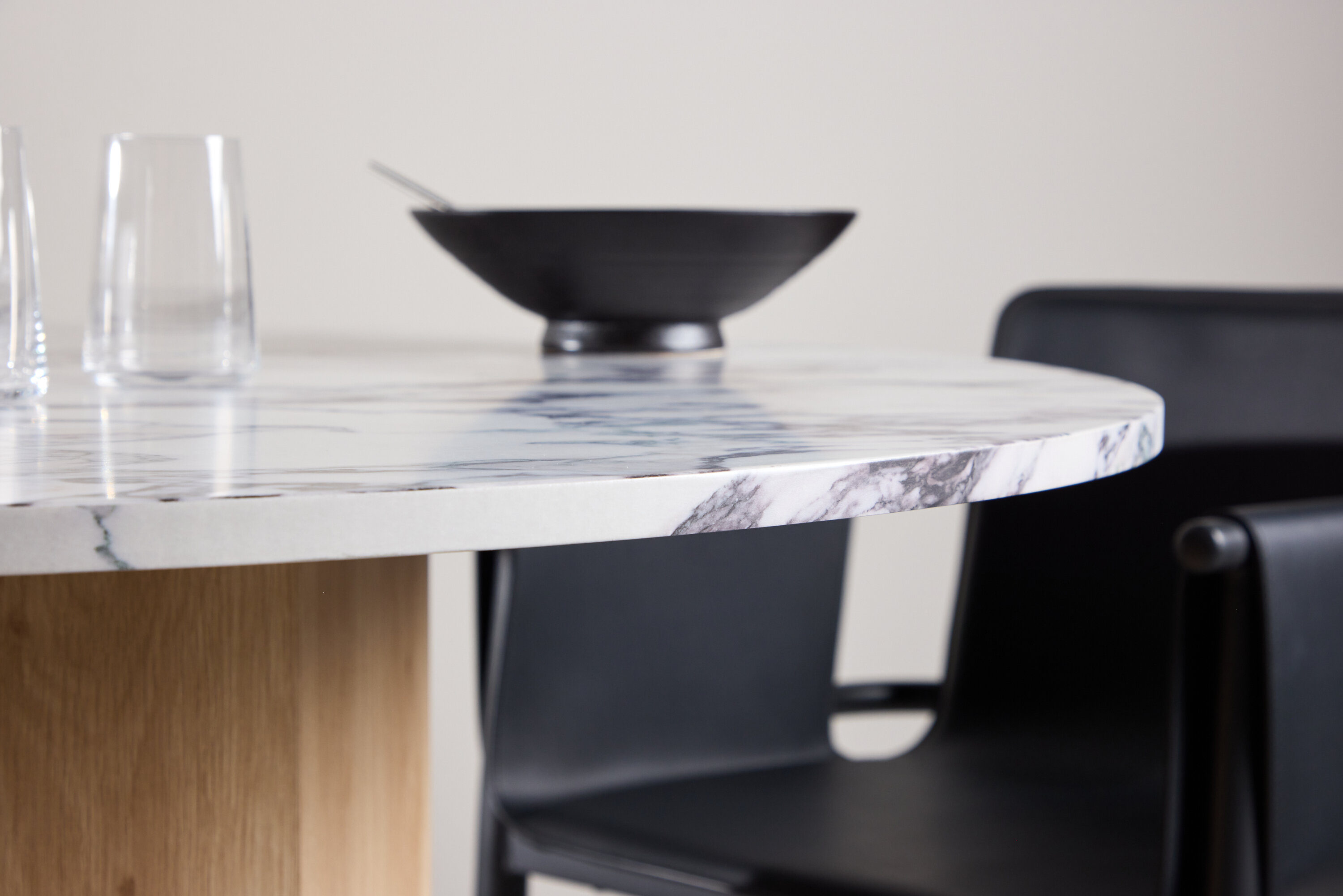 deLOHN Tekla Kerek étkezőasztal