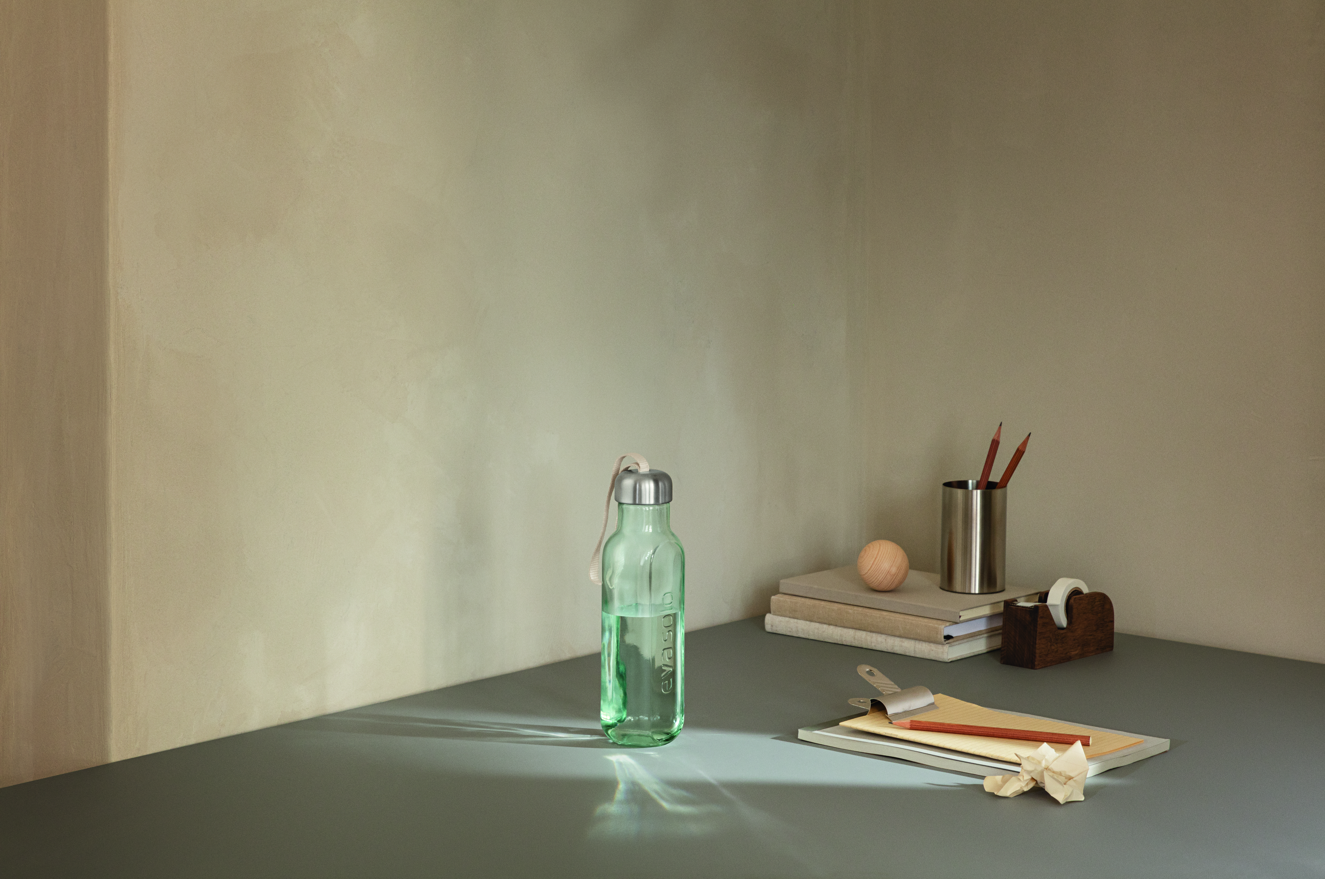 Recycled glass bottle - 0.5 liters - Black