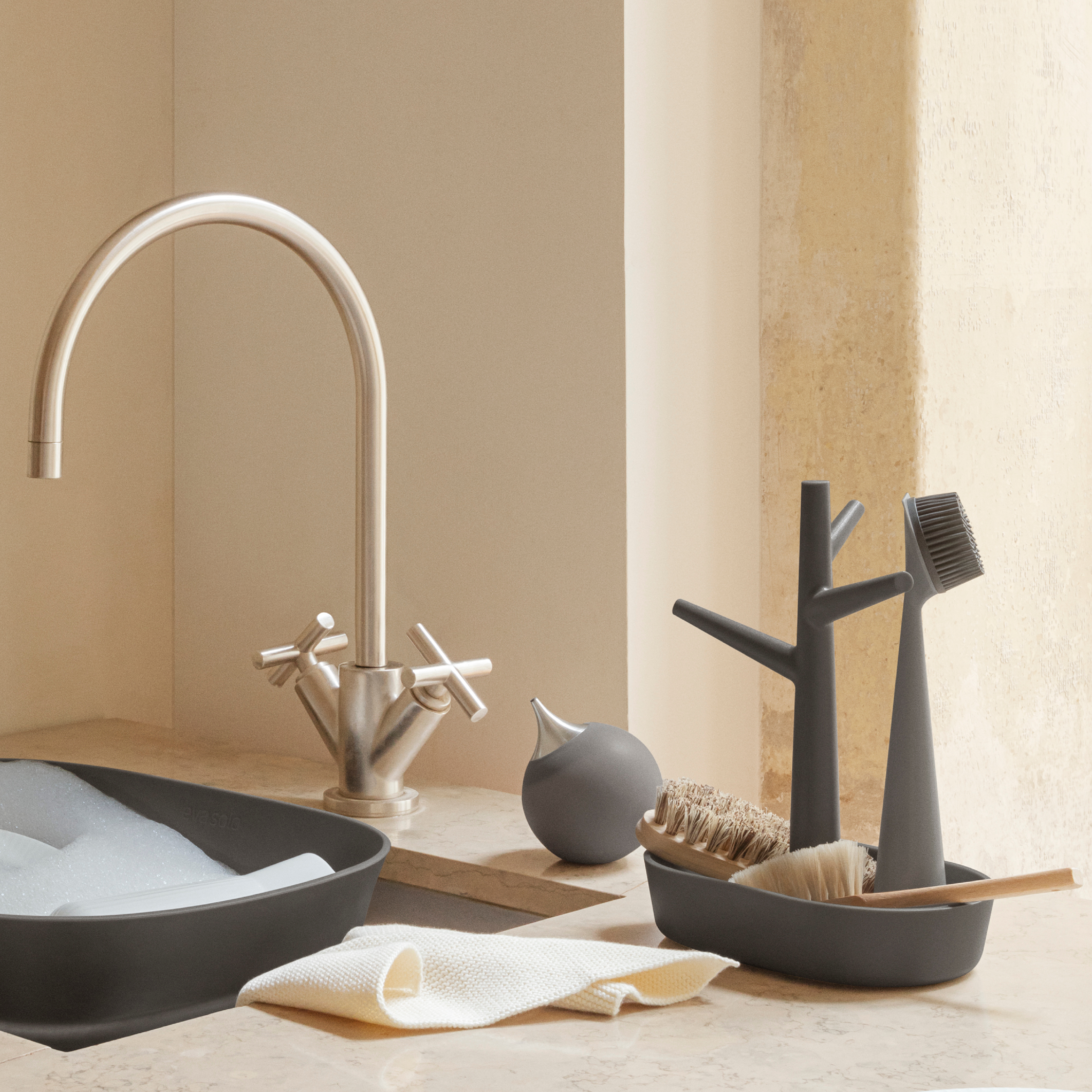 Soap dispenser - Silicone - Elephant grey