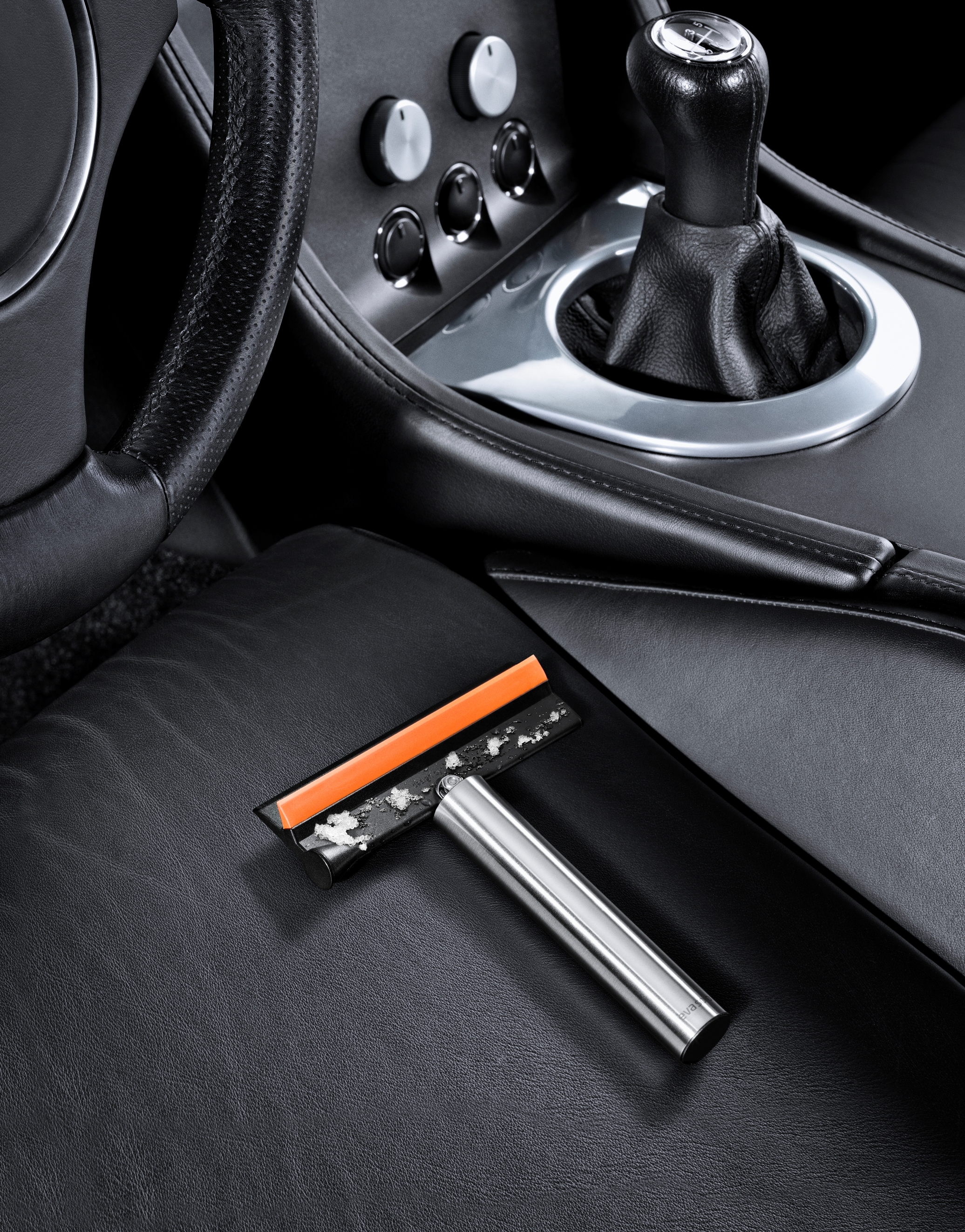 Zusammenklappbarer Eiskratzer