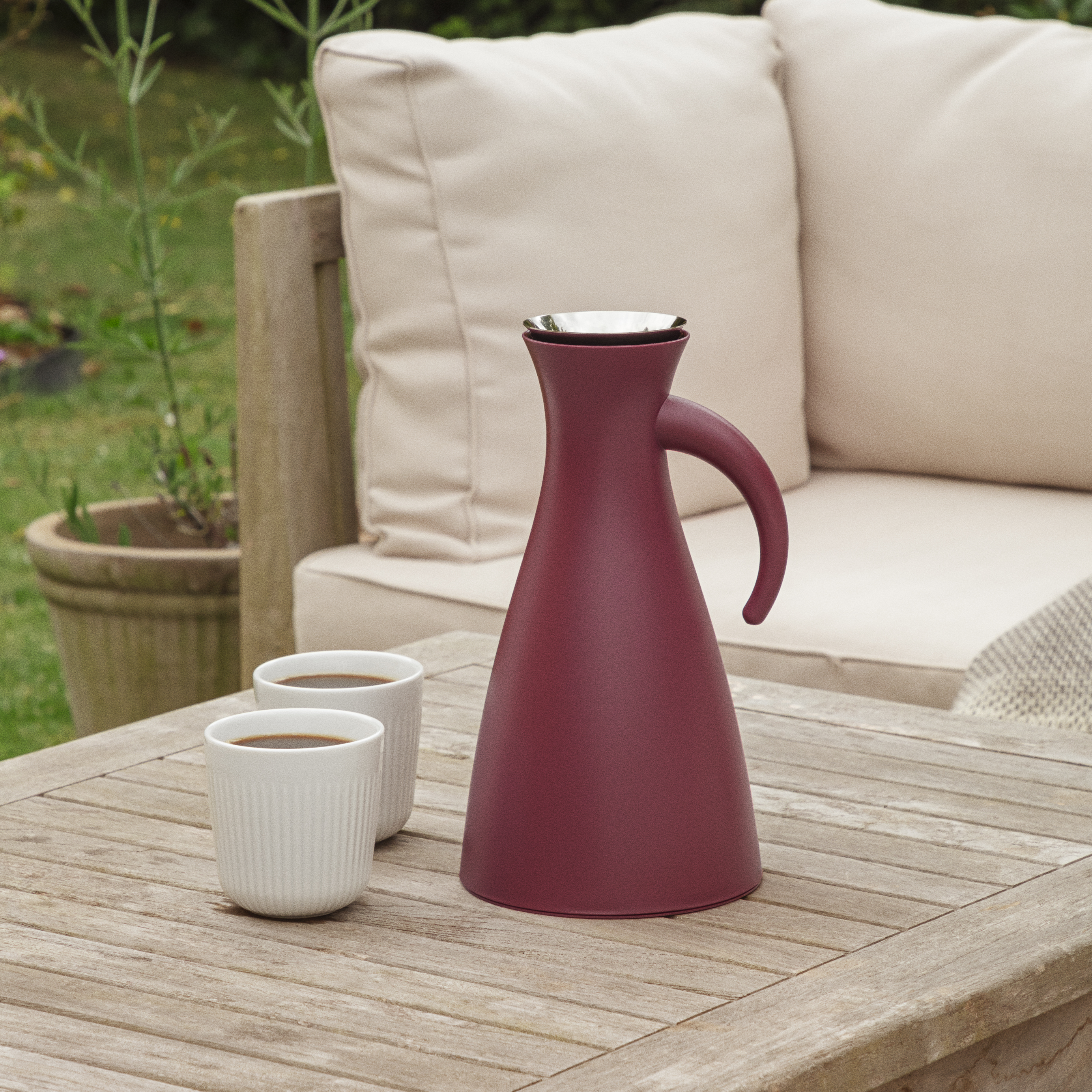 Vacuum jug 1.0 L Ruby