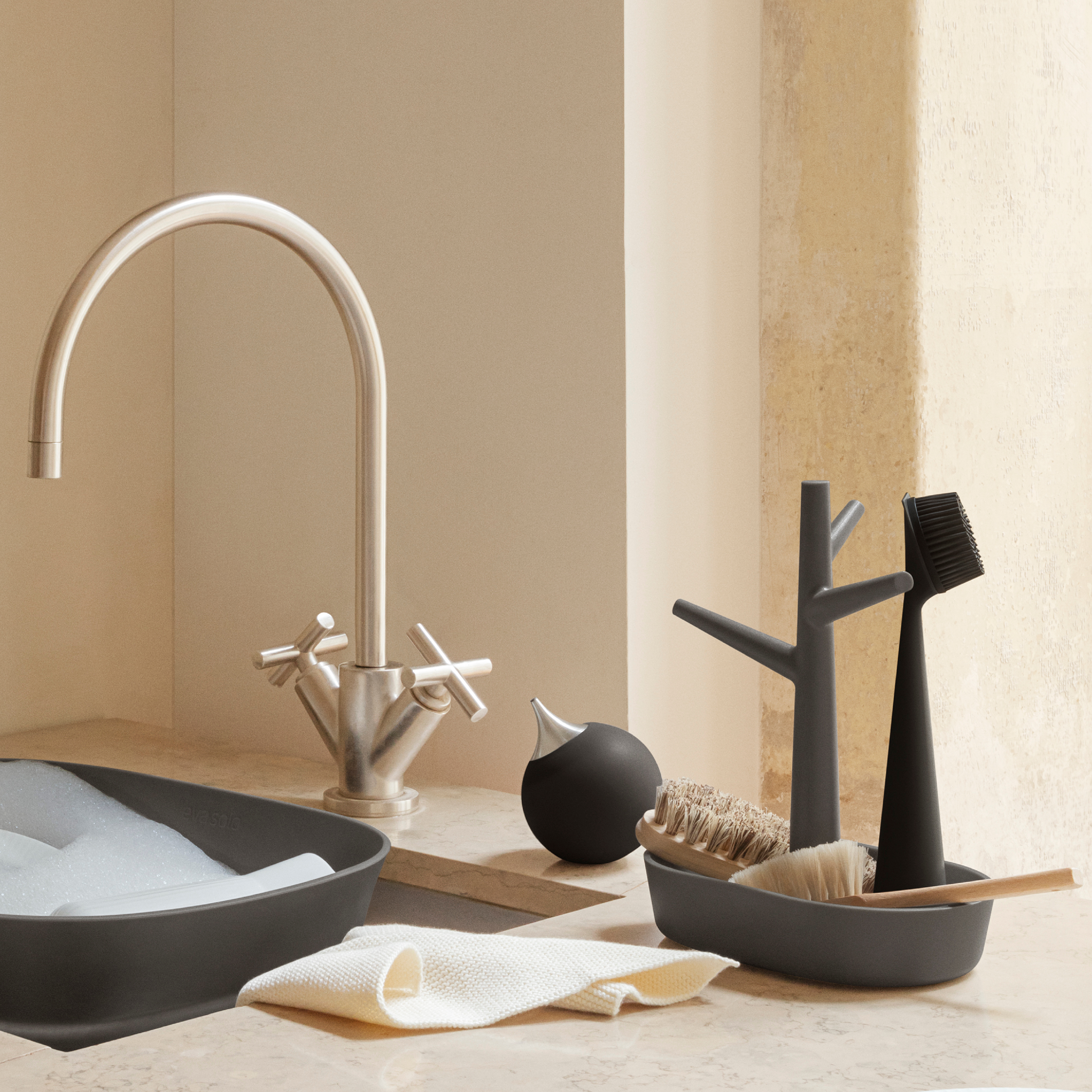 Soap dispenser - Silicone - Black