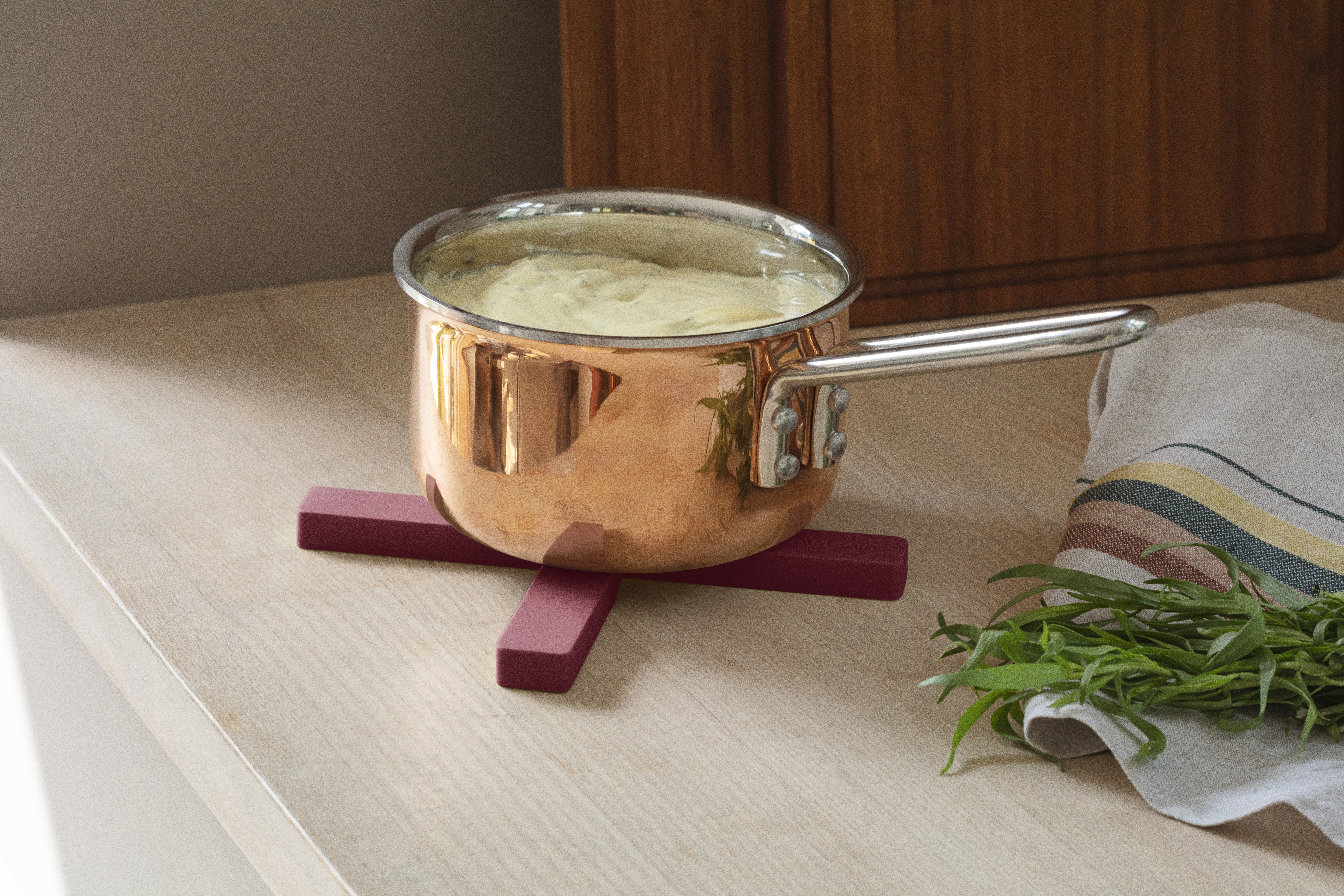 Magnetic trivet Ruby