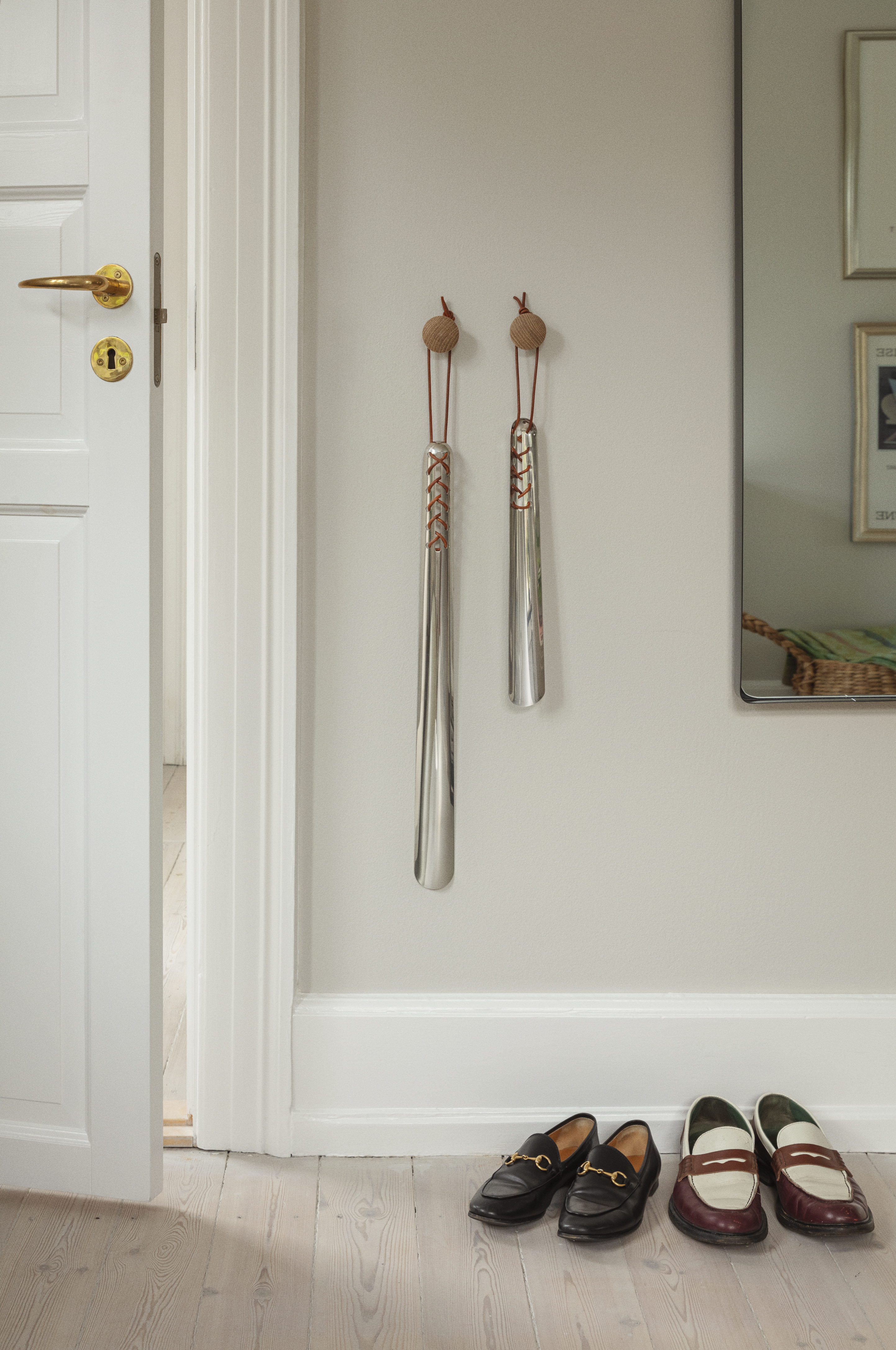 Shoehorn 35 cm steel