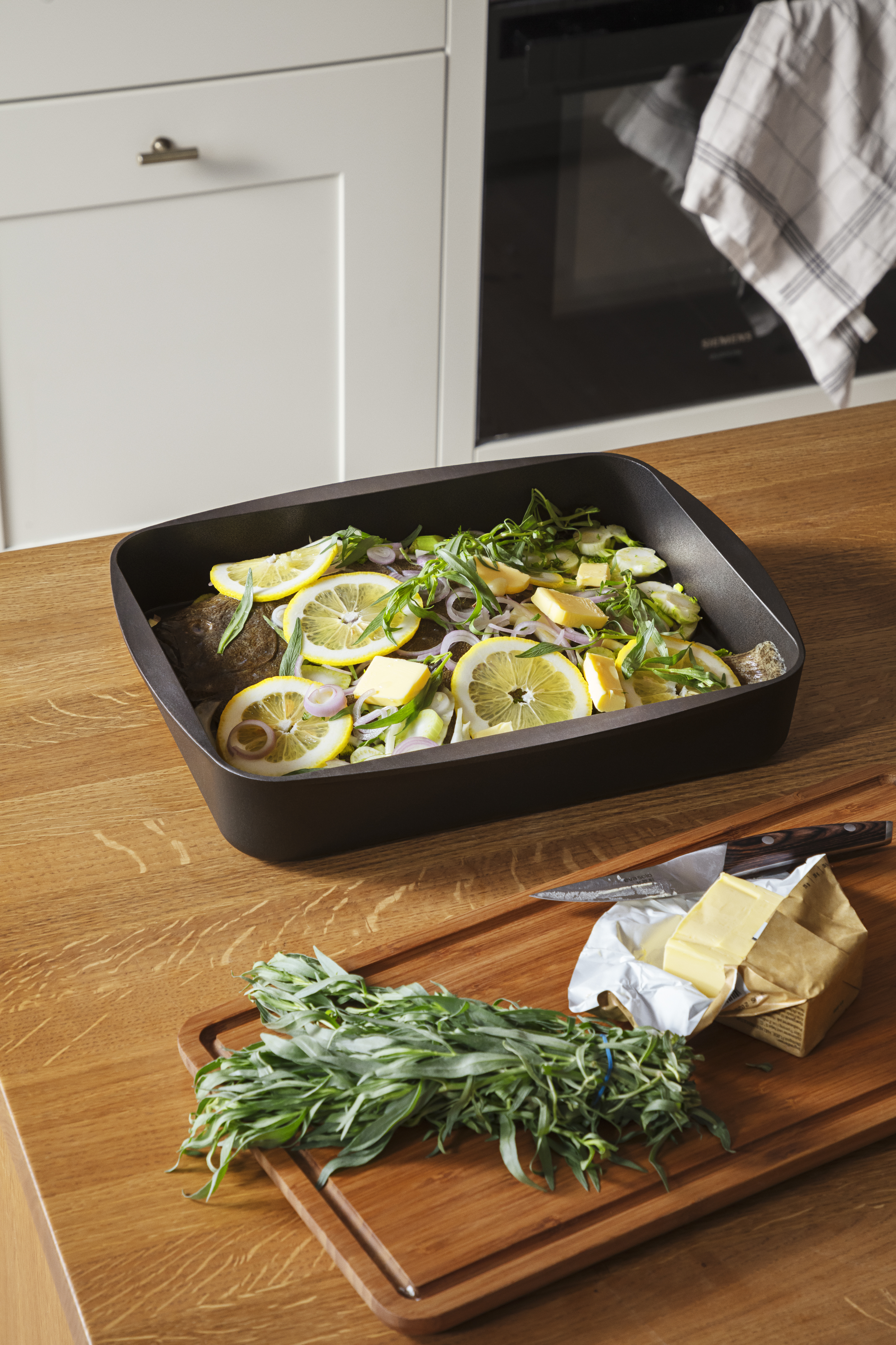 Roasting pan casted aluminium 36x28.5x5 cm