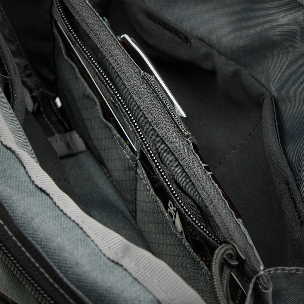 Image of the inner sipper storage of the pouch